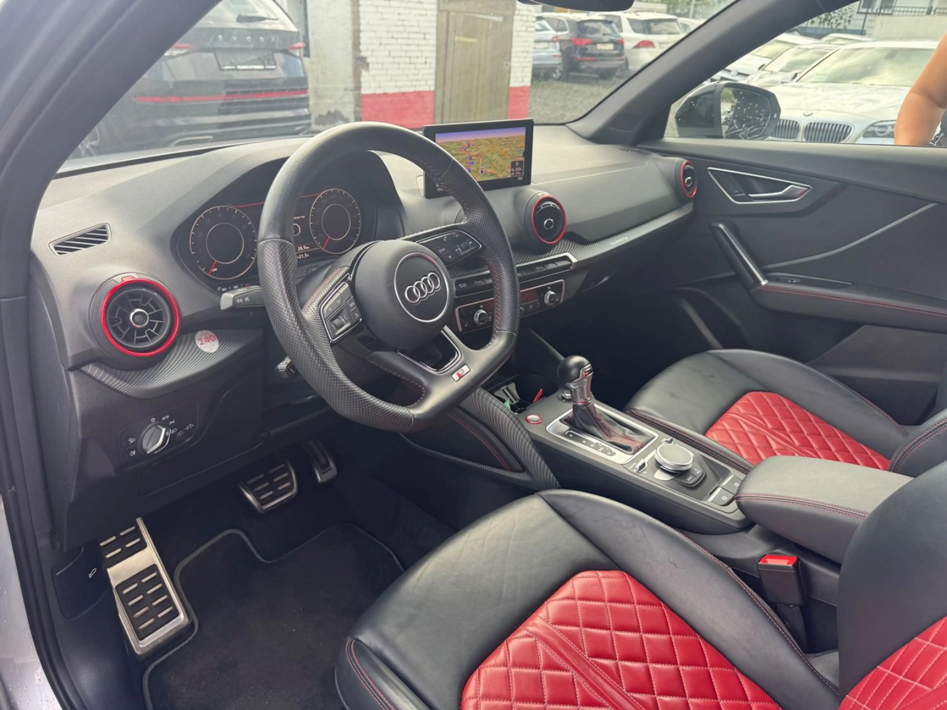 Audi SQ2 2.0 TFSI DSG Quattro/KAMERA/LED/LEDER/ — photo 12