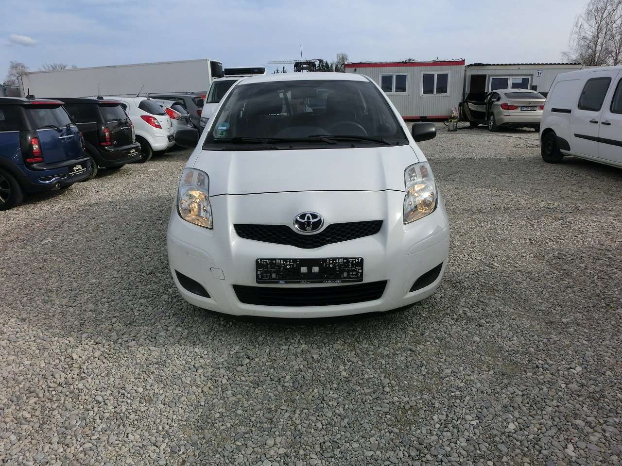 Second hand Toyota Yaris 1.0