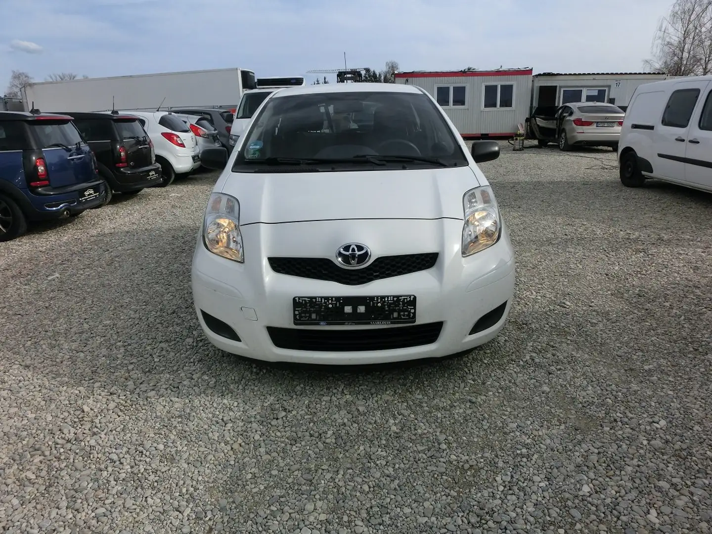 Toyota Yaris White - 1