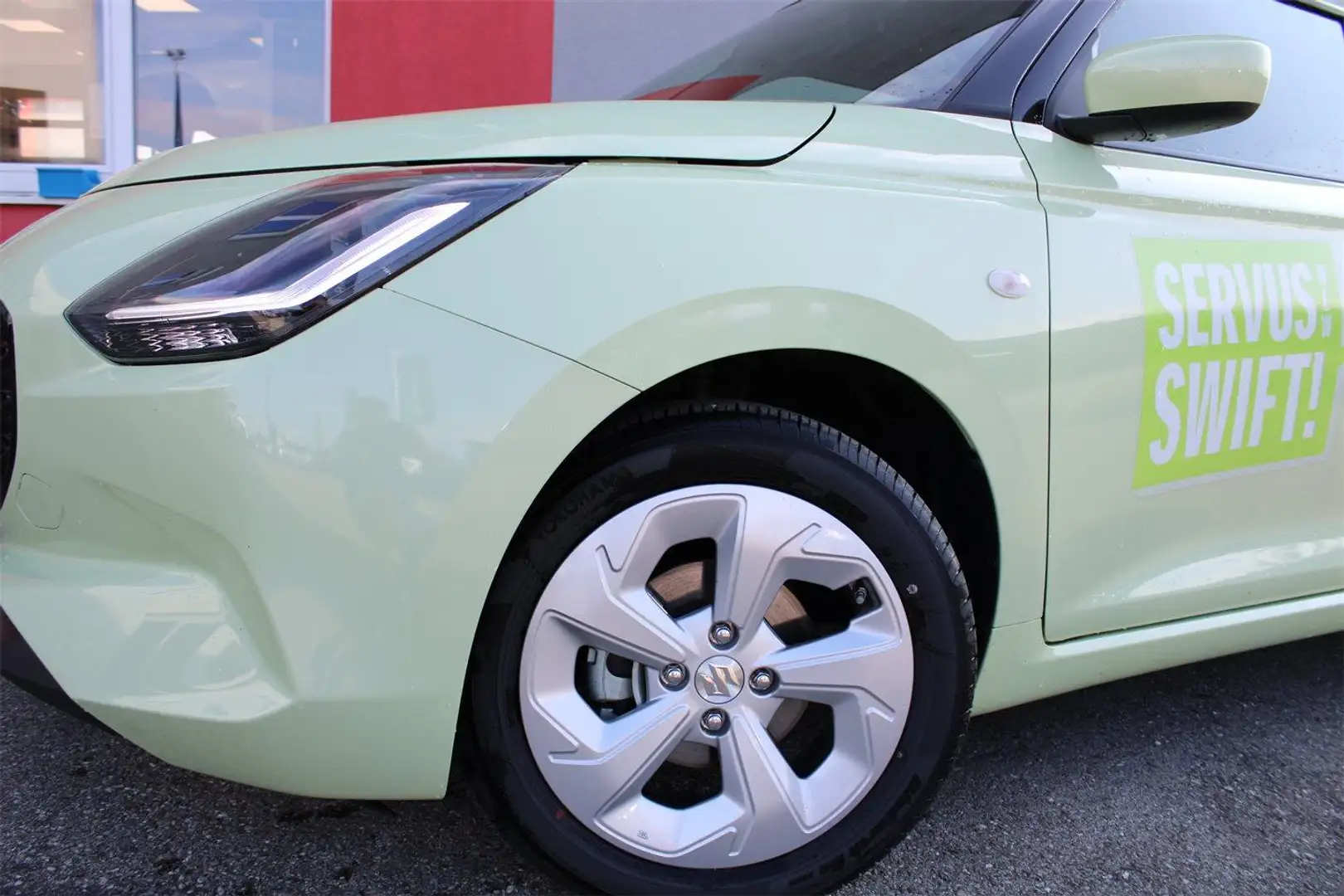 Suzuki Swift 1,2 Hybrid Shine Jaune - 2
