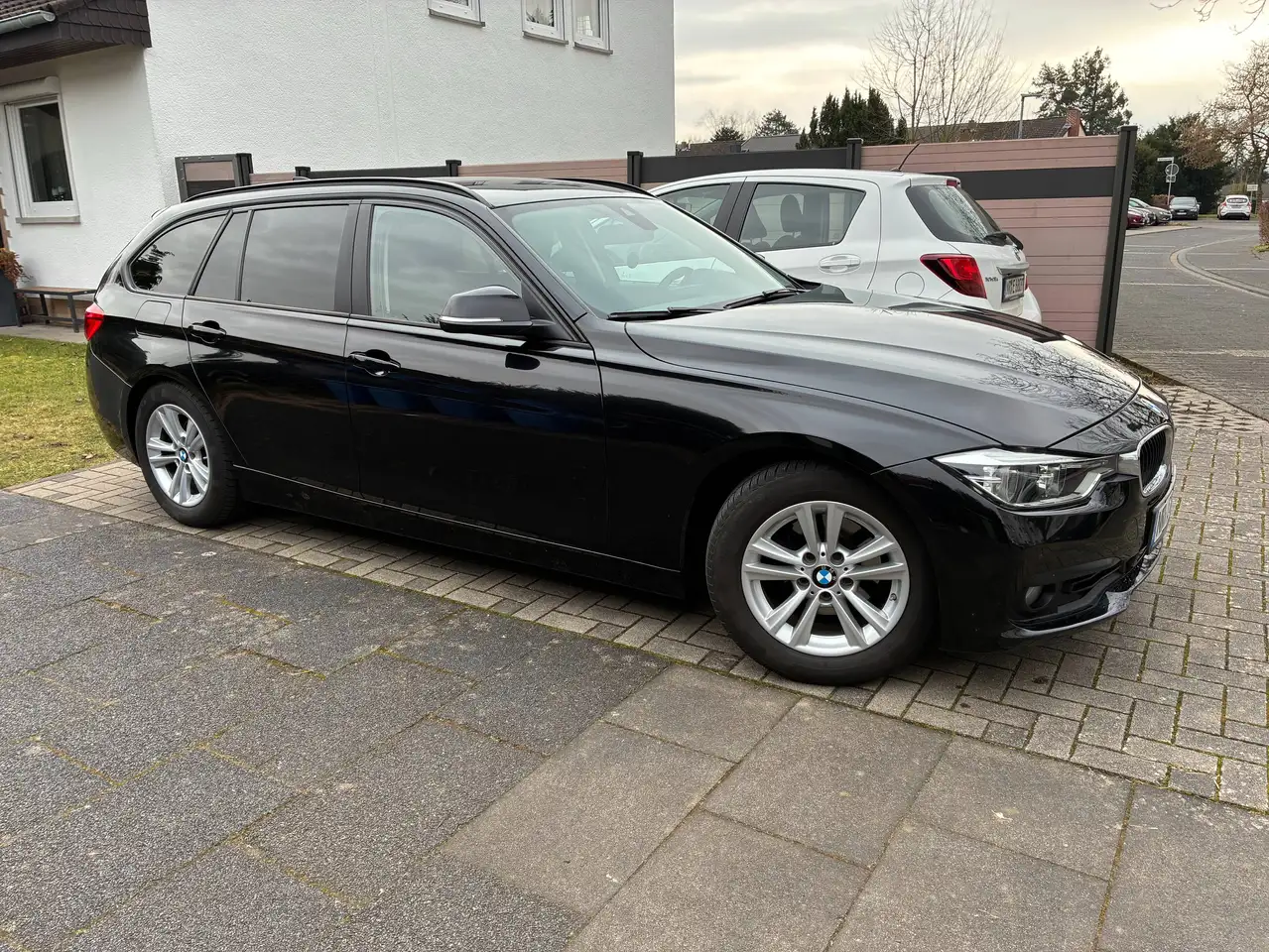 BMW 320 3er Touring Diesel 320d Touring Efficient Dynamics Keyless T-Leder Kamera Drive Assist 2
