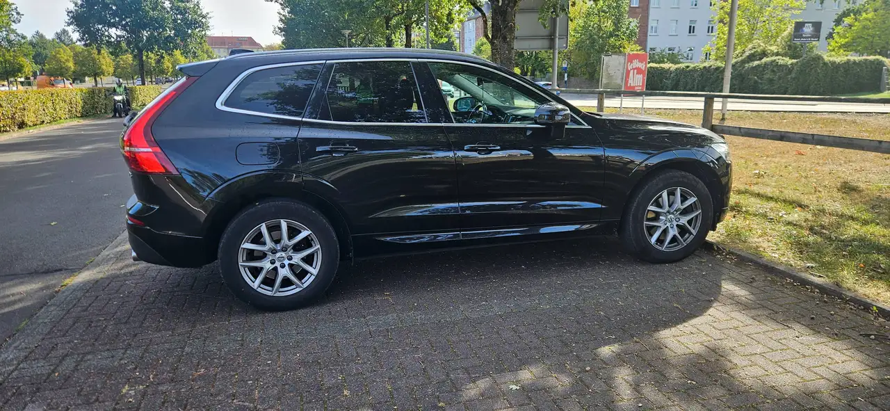 Volvo XC60 XC60 T5 Geartronic Momentum — photo 1 of 12