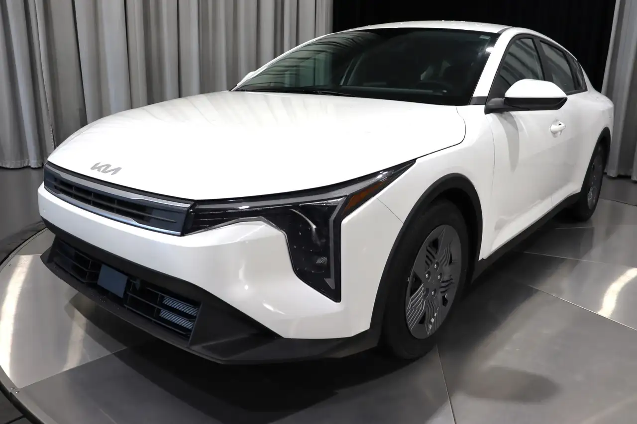 Kia K4 fotografie Kia K4