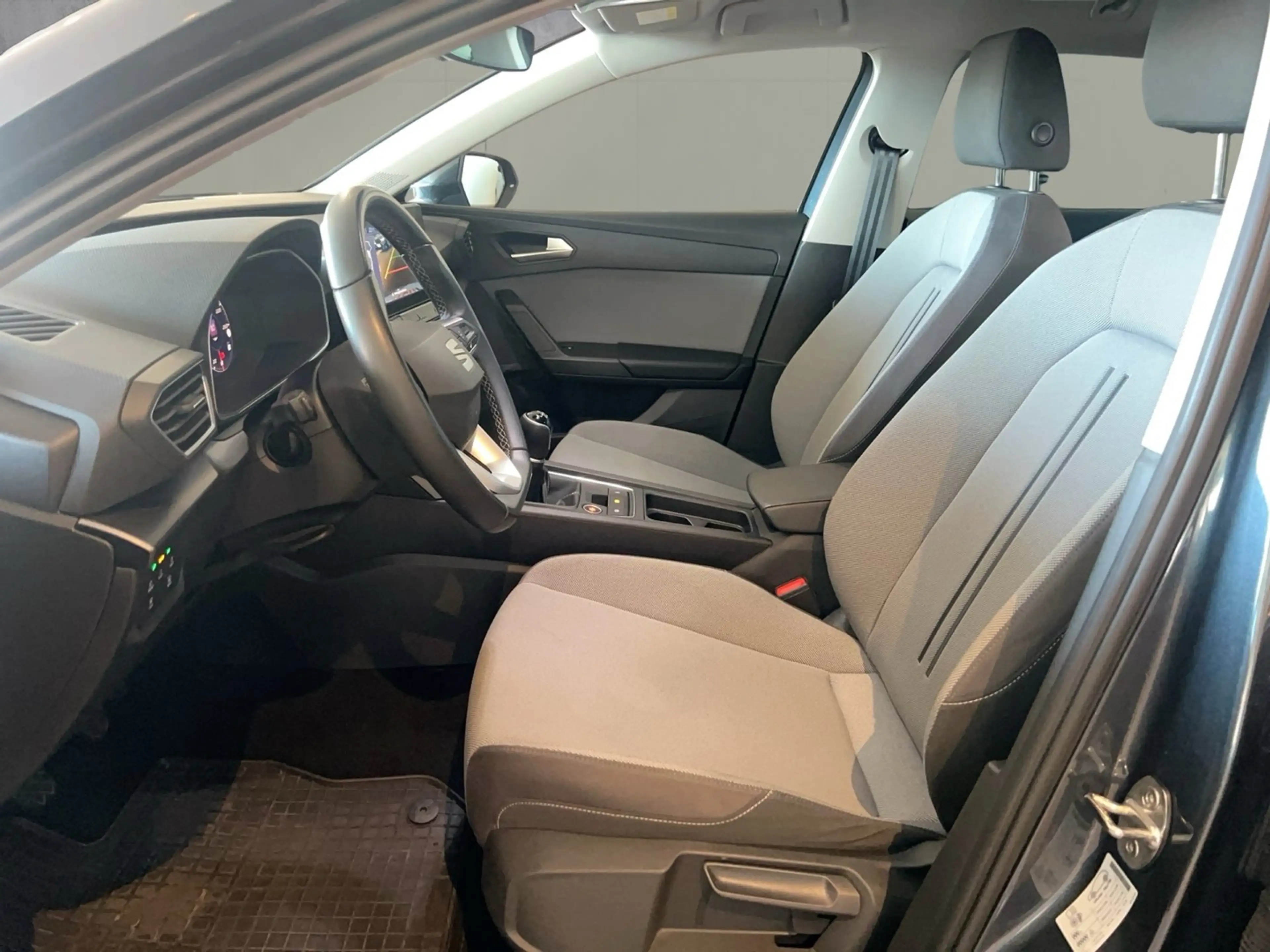 SEAT Leon Style 2.0 TDI 115 PS — photo 9