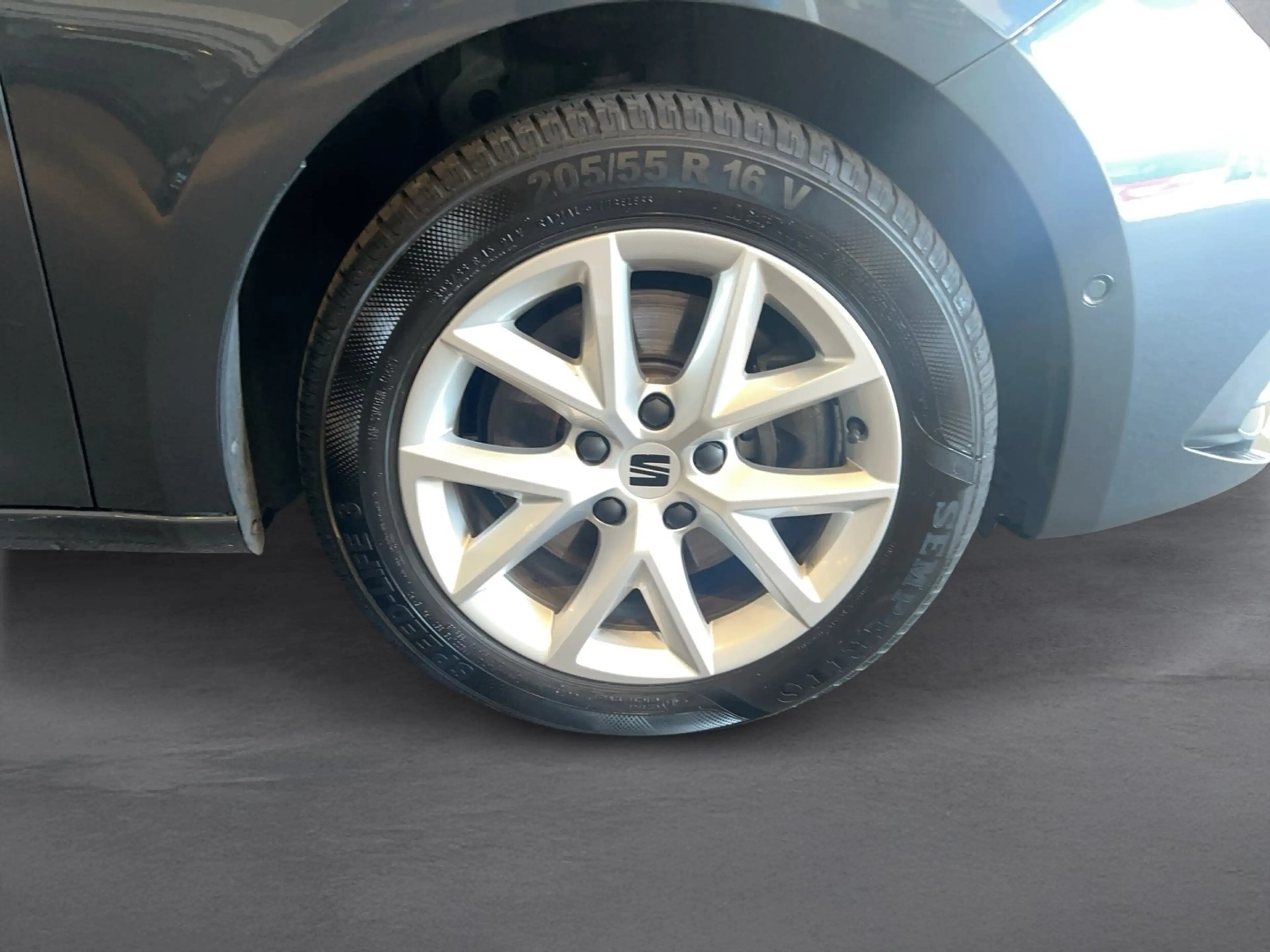 SEAT Leon Style 2.0 TDI 115 PS — photo 7