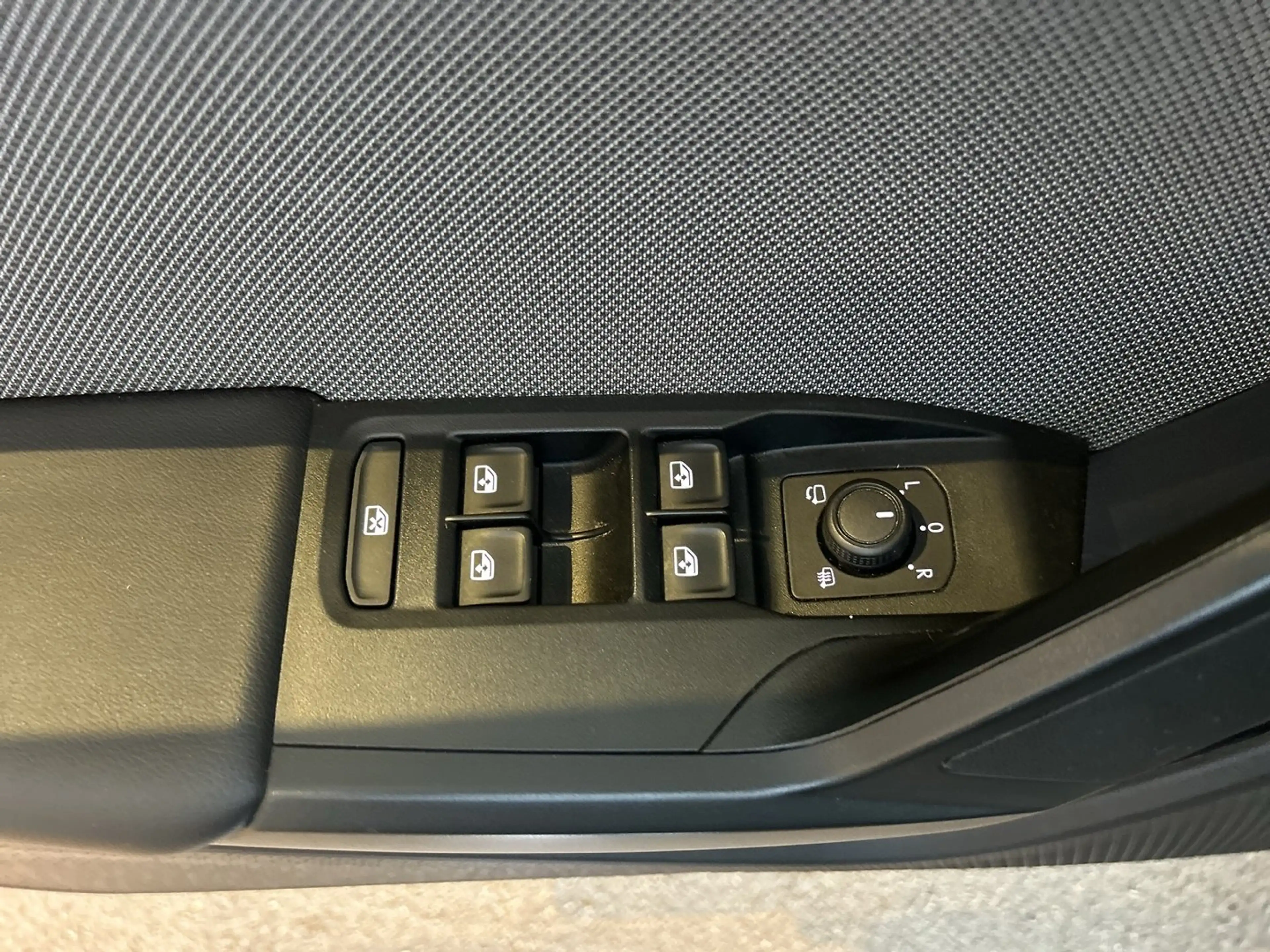 SEAT Leon Style 2.0 TDI 115 PS — photo 13