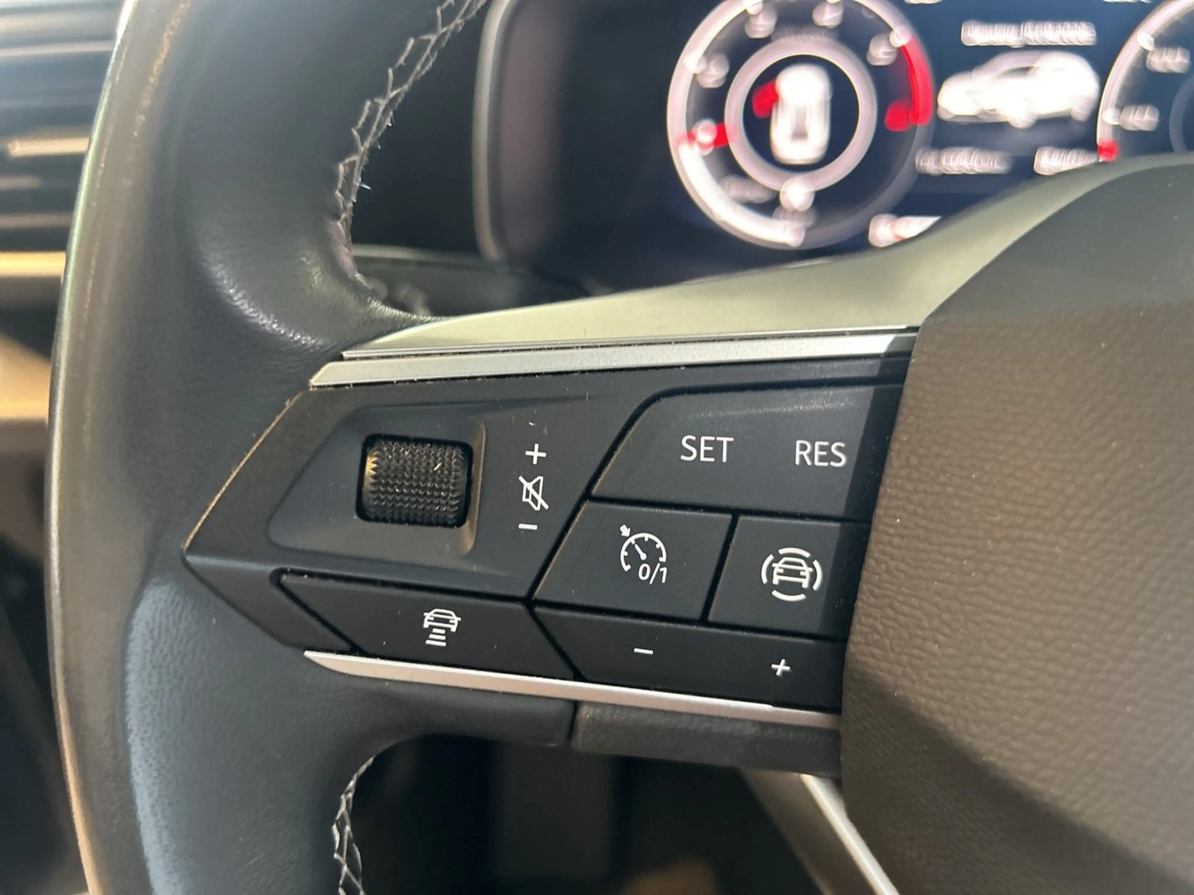 SEAT Leon Style 2.0 TDI 115 PS — photo 14