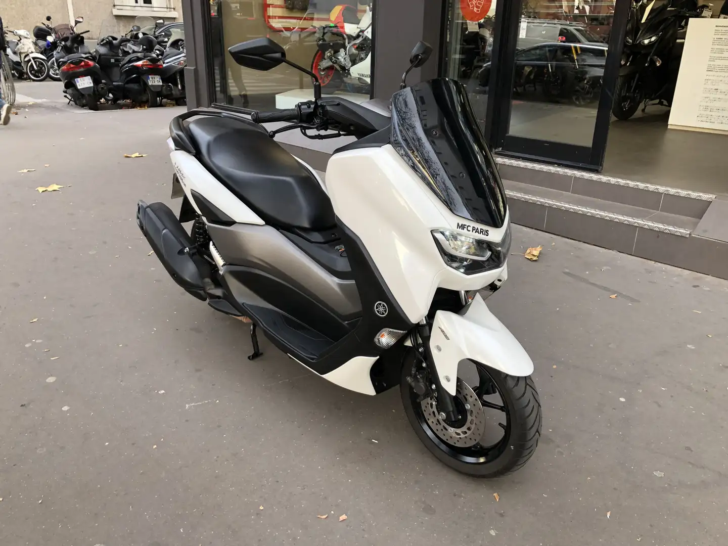 Yamaha NMAX Wit - 1