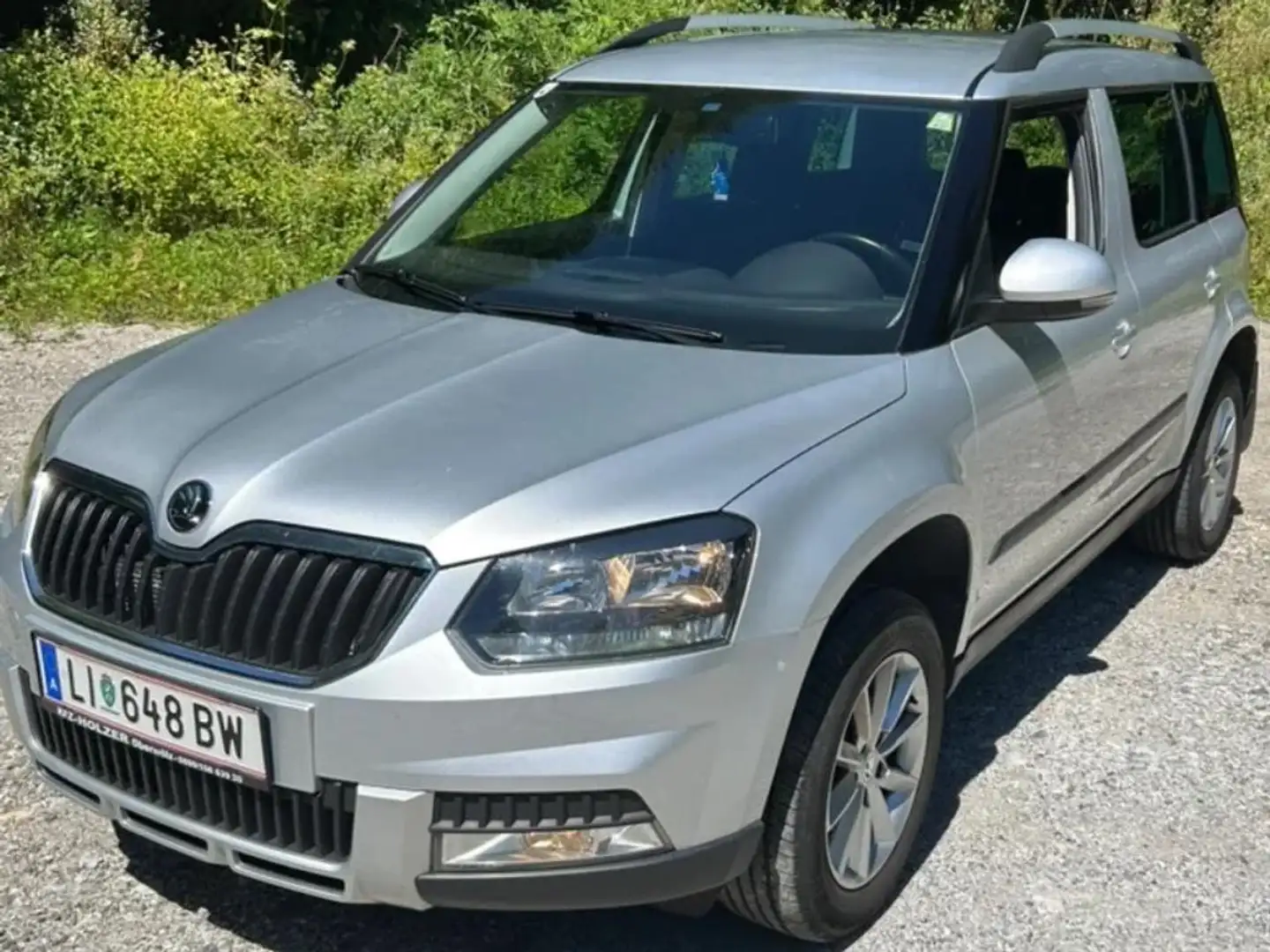 Skoda Yeti Yeti 2,0 TDI SCR 4x4 Ambition Ambition Silber - 1