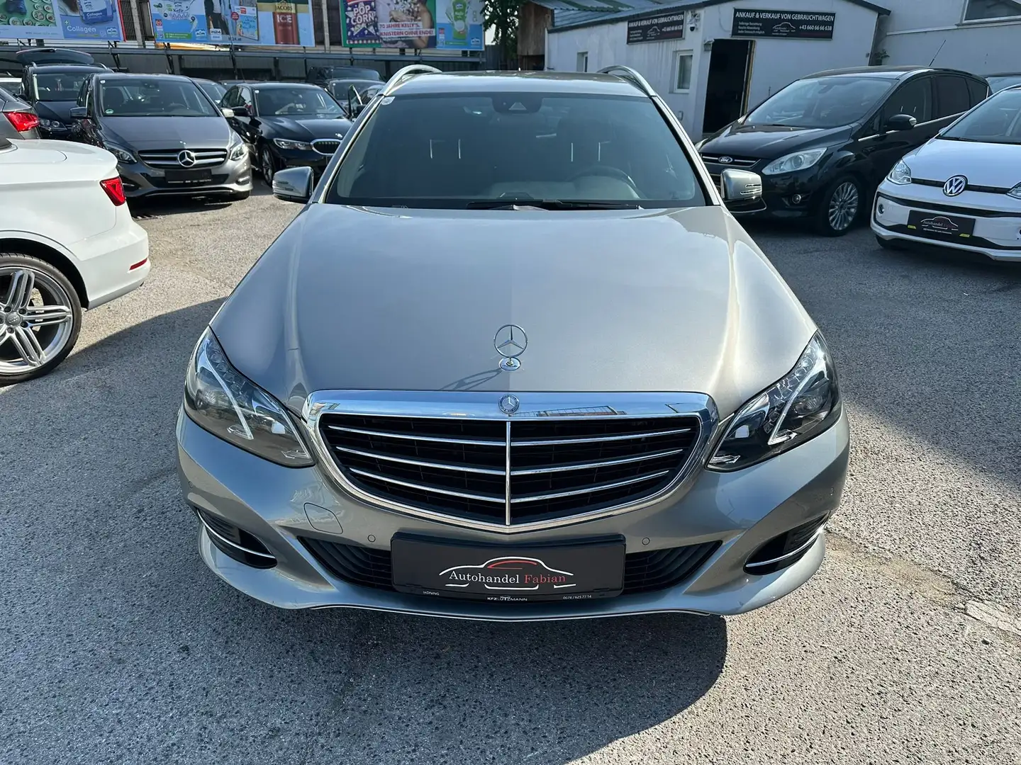 Mercedes-Benz E 200 CDI Elegance Autom. GEPFLEGT mit ParkAssist LED Silber - 2