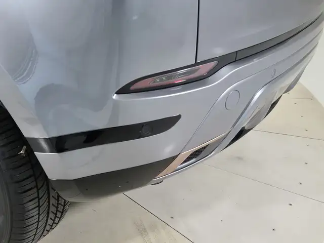 Land Rover Range Rover Evoque view 21