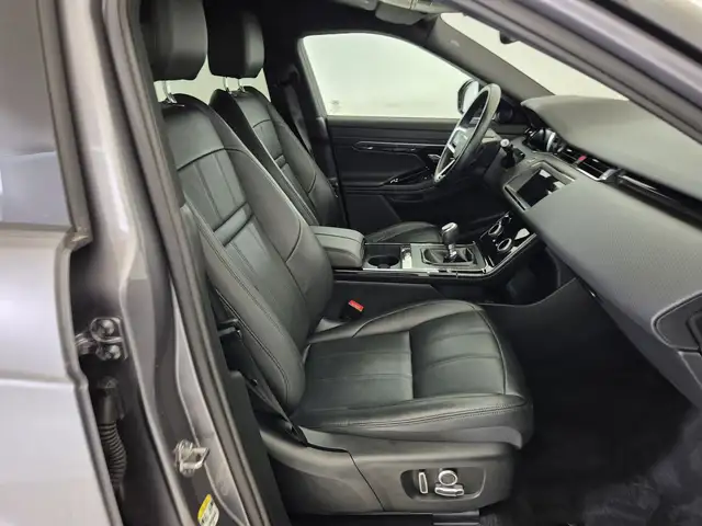 Land Rover Range Rover Evoque view 3