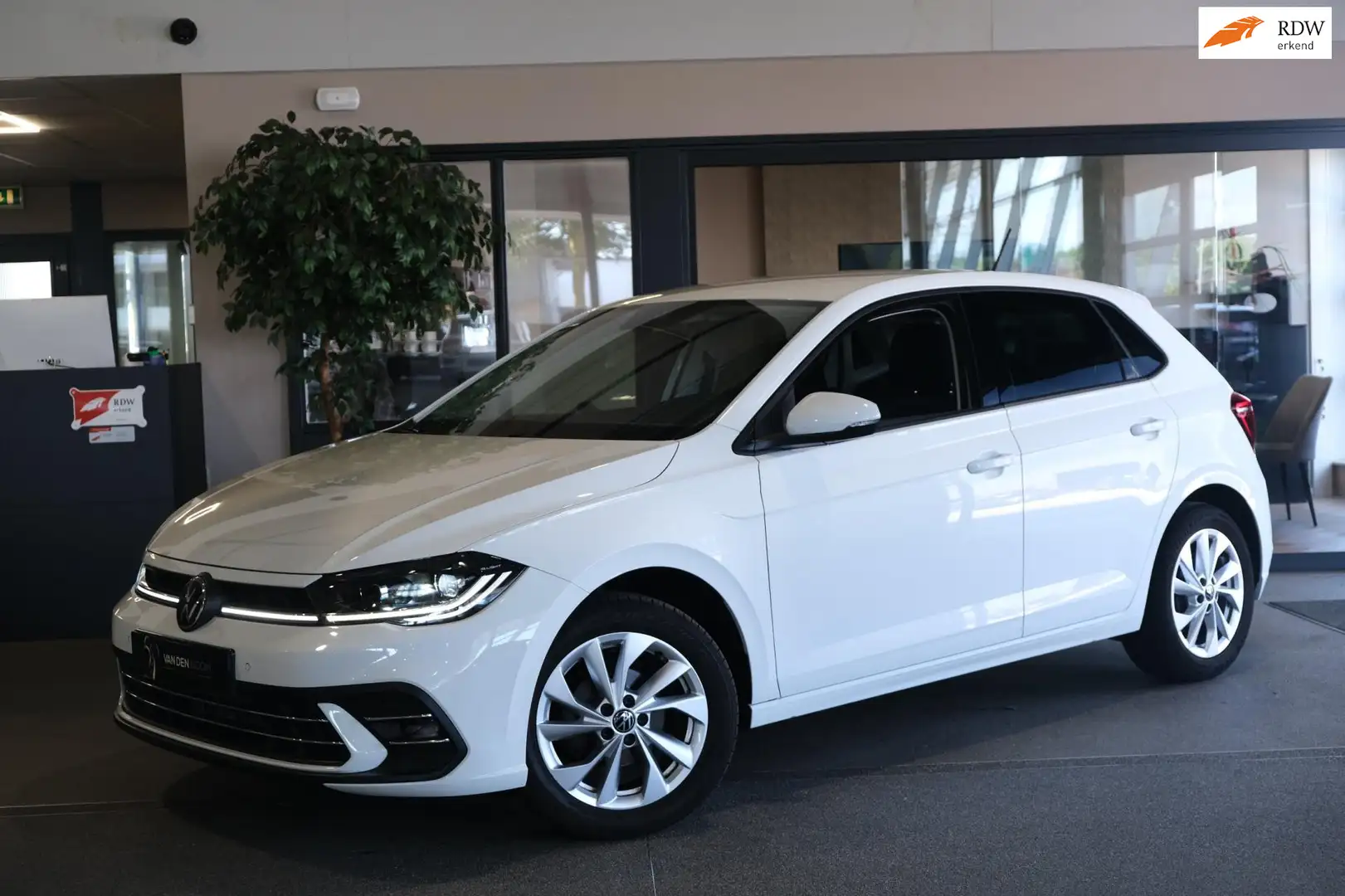 Volkswagen Polo 1.0 TSI Style 95PK dsg Navi ACC Virtual IQ PDC Bianco - 1
