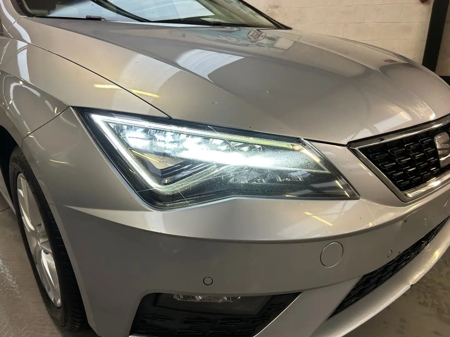 SEAT Leon Leon ST CNG 1.5 TGI Plateado - 2