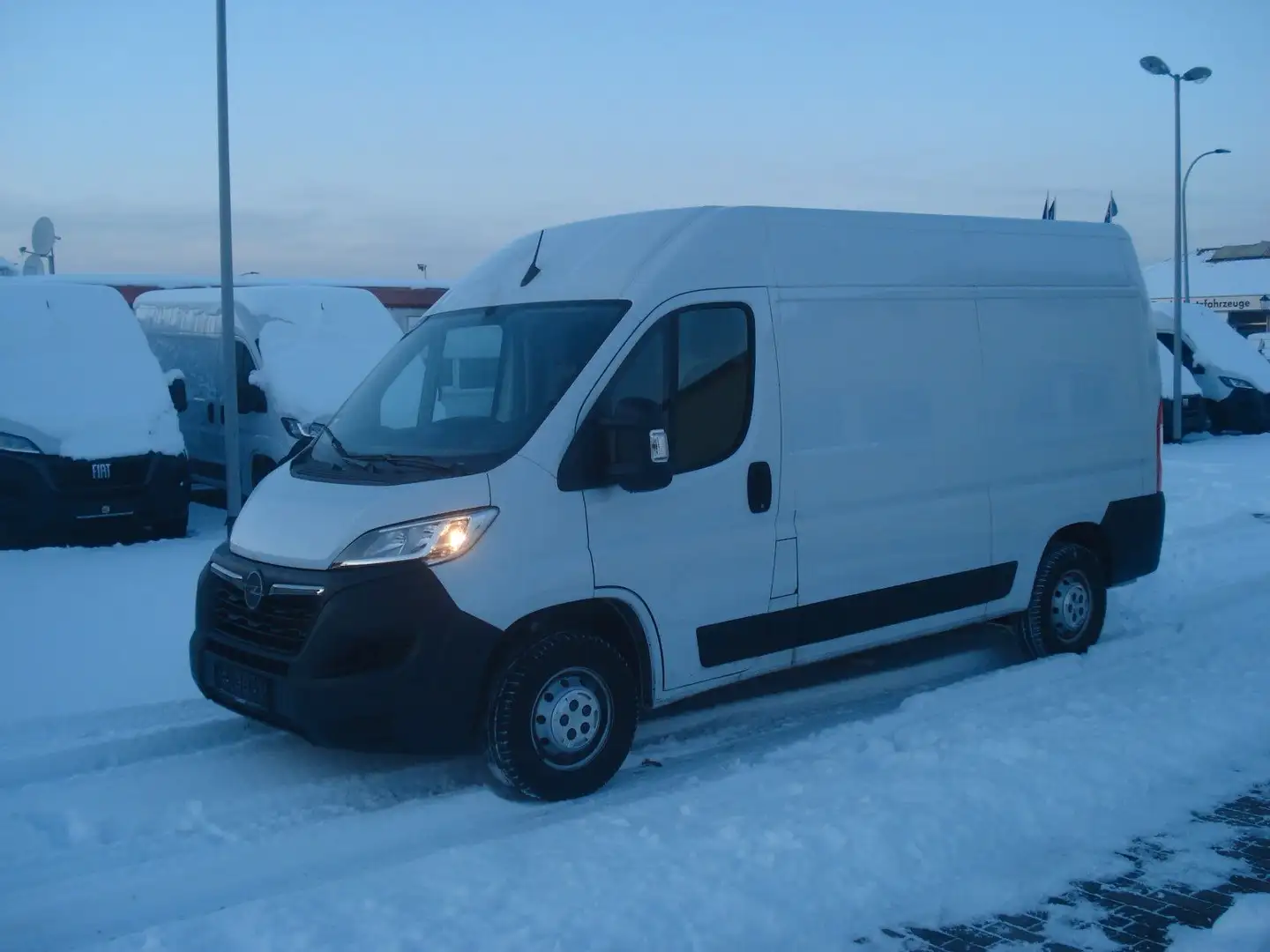 Opel Movano C L2H2 3,3t Edition 34415Km Klima Tempom. Weiß - 1