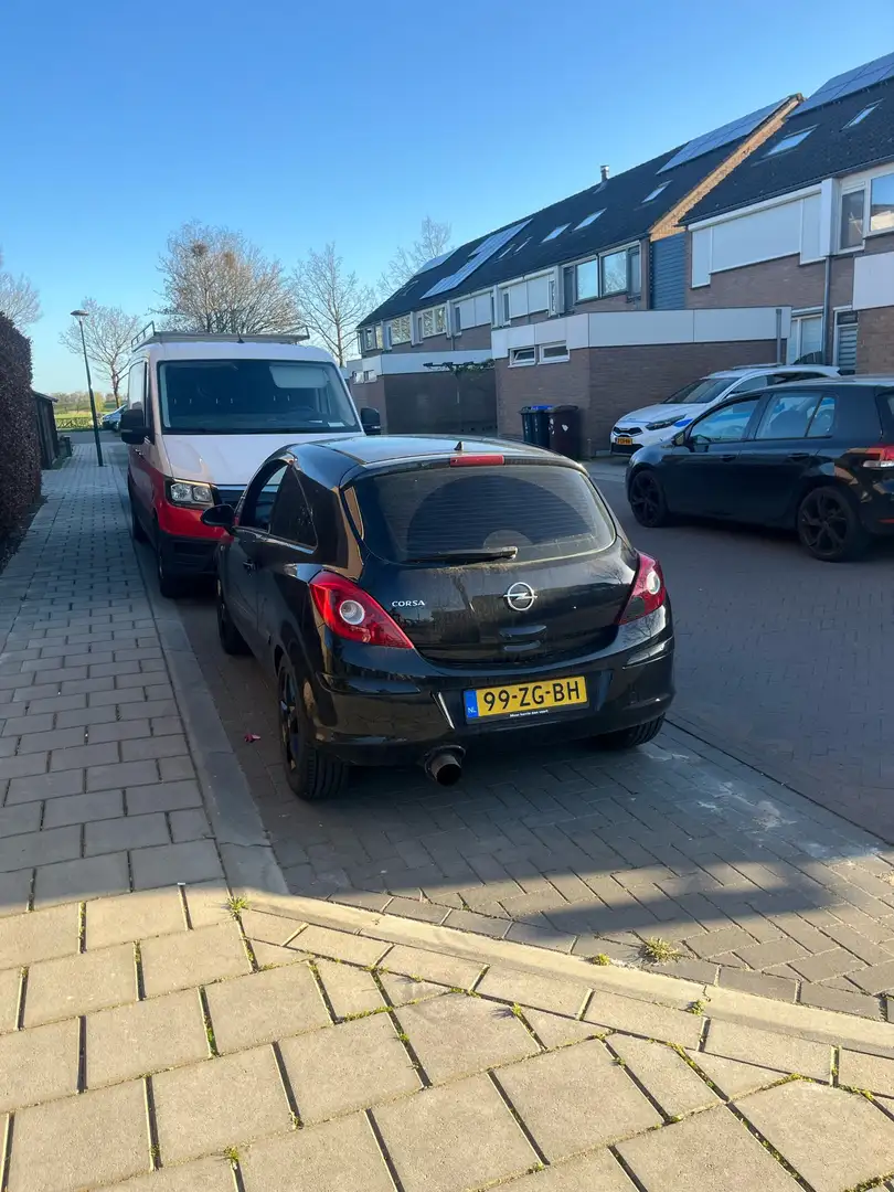 Opel Corsa 1.4-16V Sport Zwart - 2