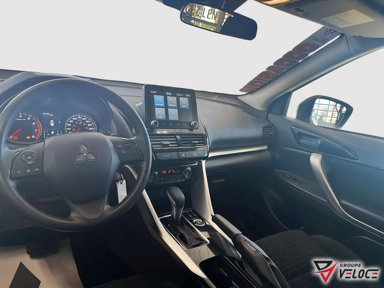 Mitsubishi Eclipse Cross снимка Mitsubishi Eclipse Cross