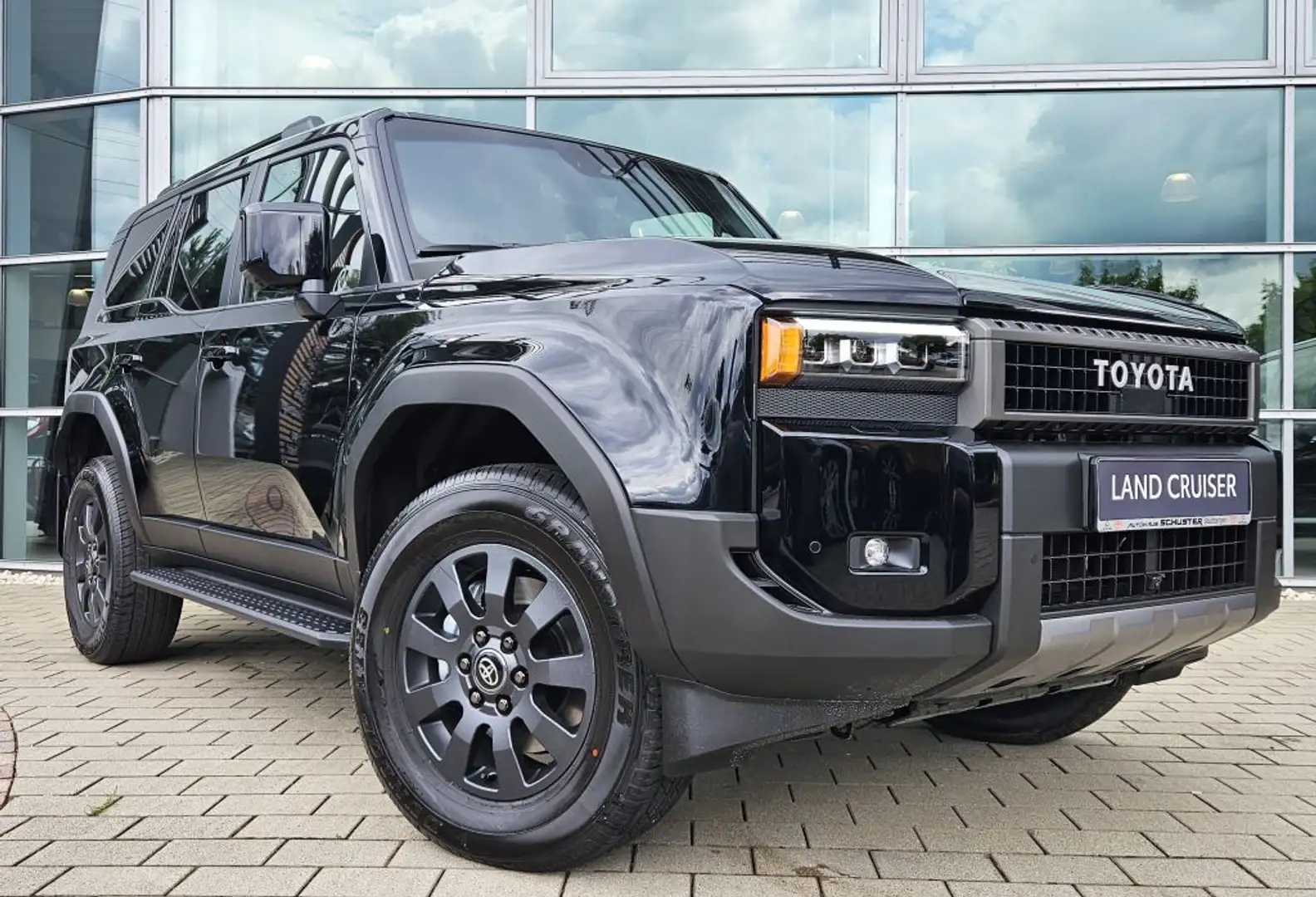Toyota Land Cruiser 2.8 D-4D Automatik Executive Schwarz - 2