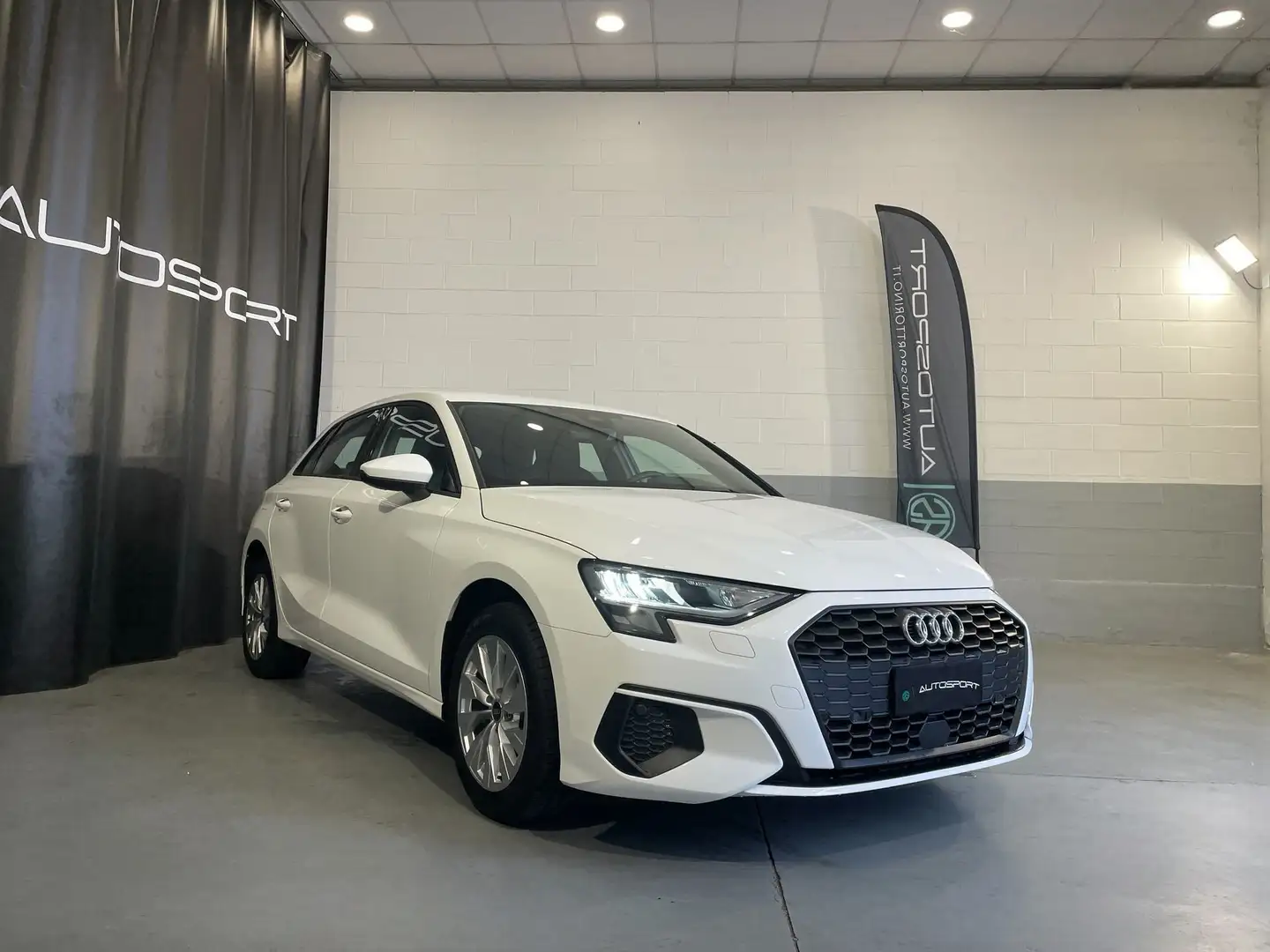 Audi A3 SPB 40 TFSI e S tronic Weiß - 1
