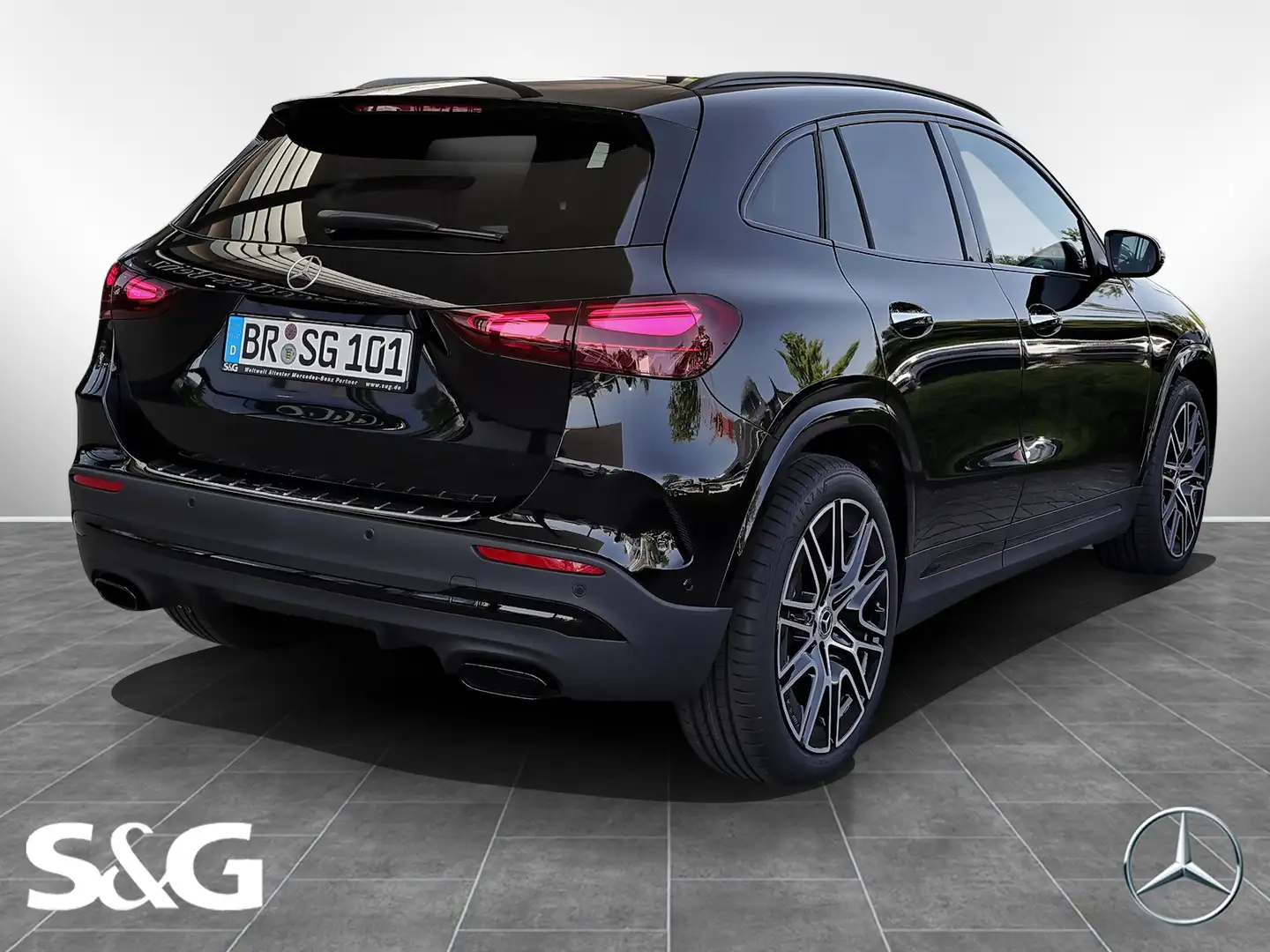 Mercedes-Benz GLA 220 4M AMG MBUX+RüKam+M-LED+Pano+AHK+Night Zwart - 2