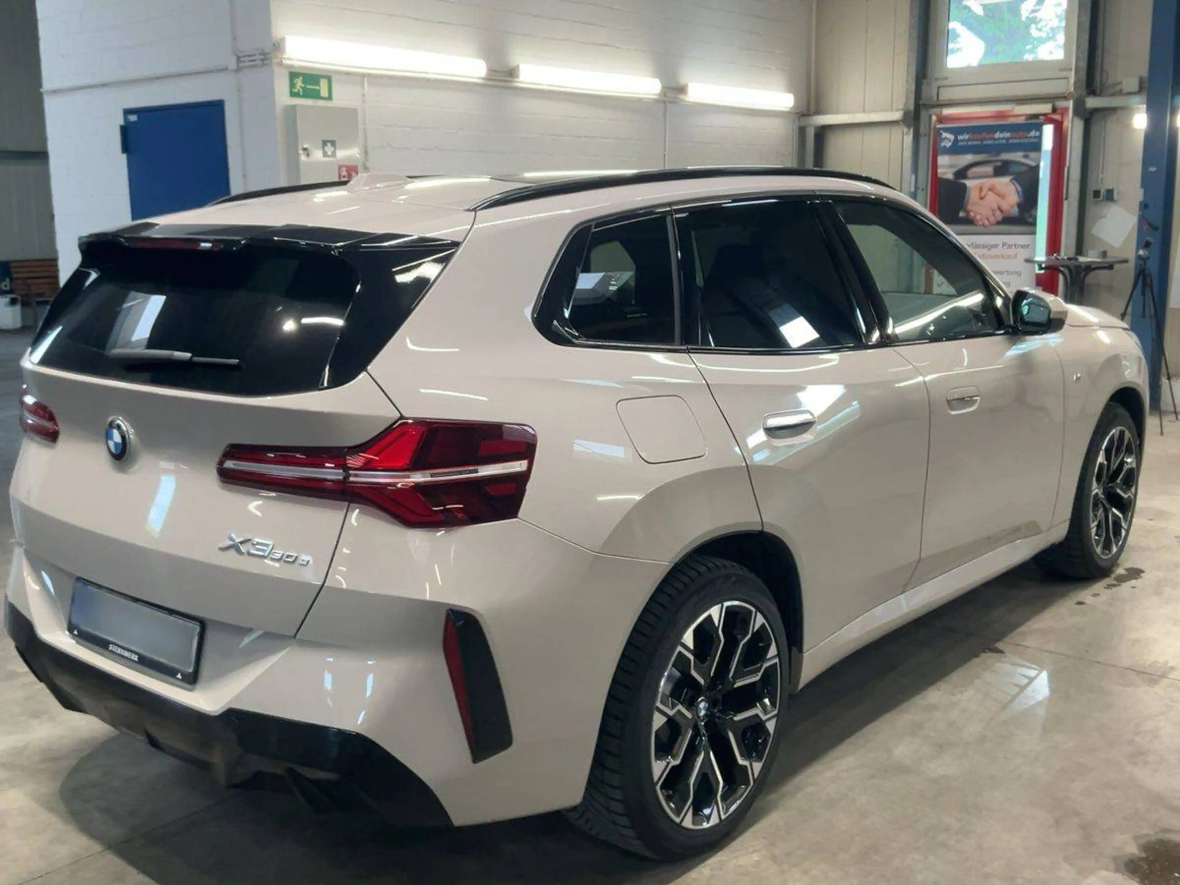 BMW X3 30 e xDrive M Sport — photo 8