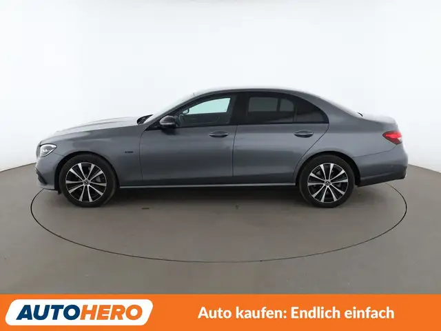 Mercedes-Benz E-Class view 3