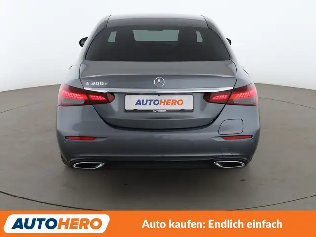 Mercedes-Benz E-Class view 5