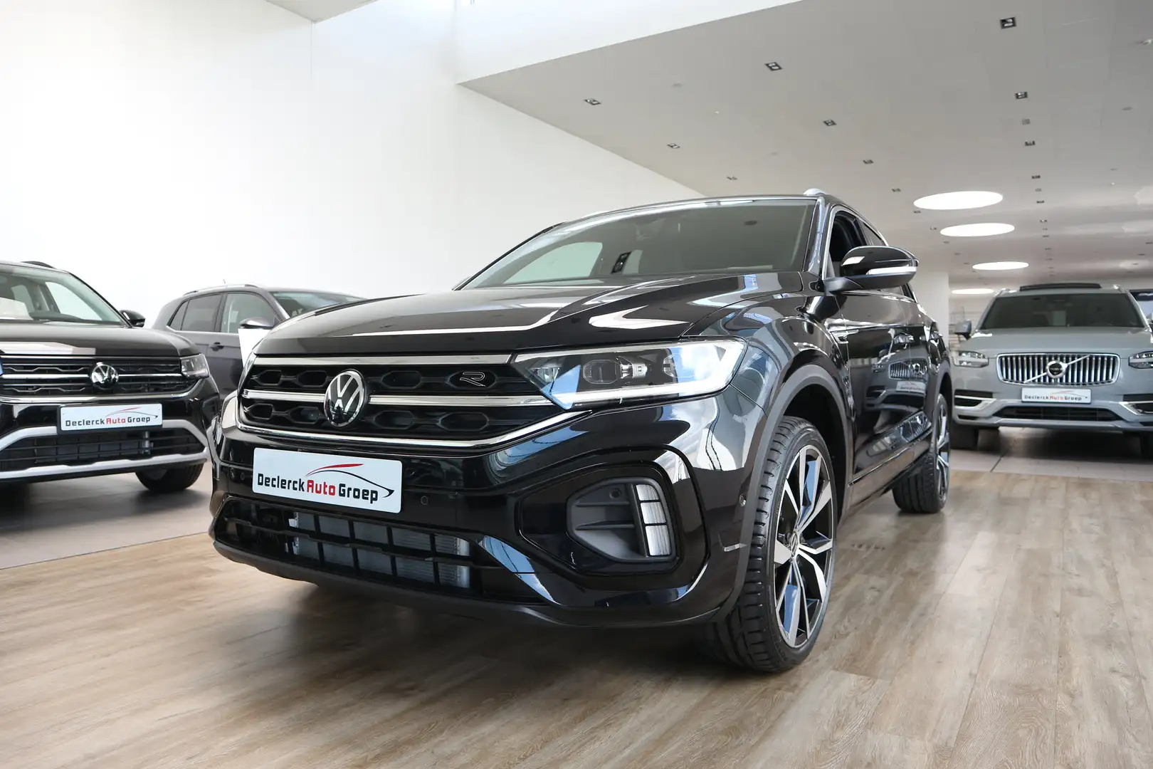 Volkswagen T-Roc 1.5TSI DSG R-LINE*VELE OPTIES* NIEUW& IN VOORRAAD! Zwart - 1