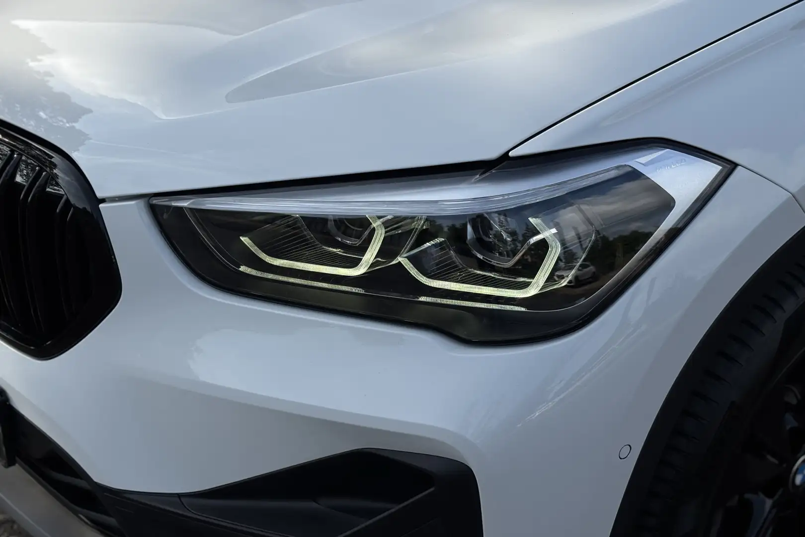 BMW X1 xDrive25e | Elektrische Achterklep | PDC V+A | Pri Wit - 2