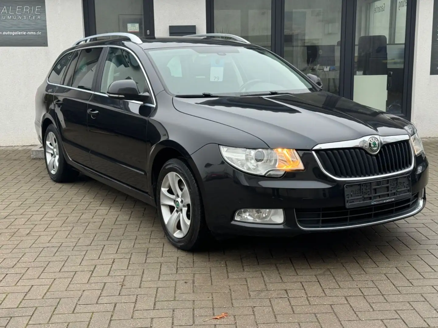 Skoda Superb 2.0TDI Ambition°Navi°Tempo°PDC°AHK° Schwarz - 2