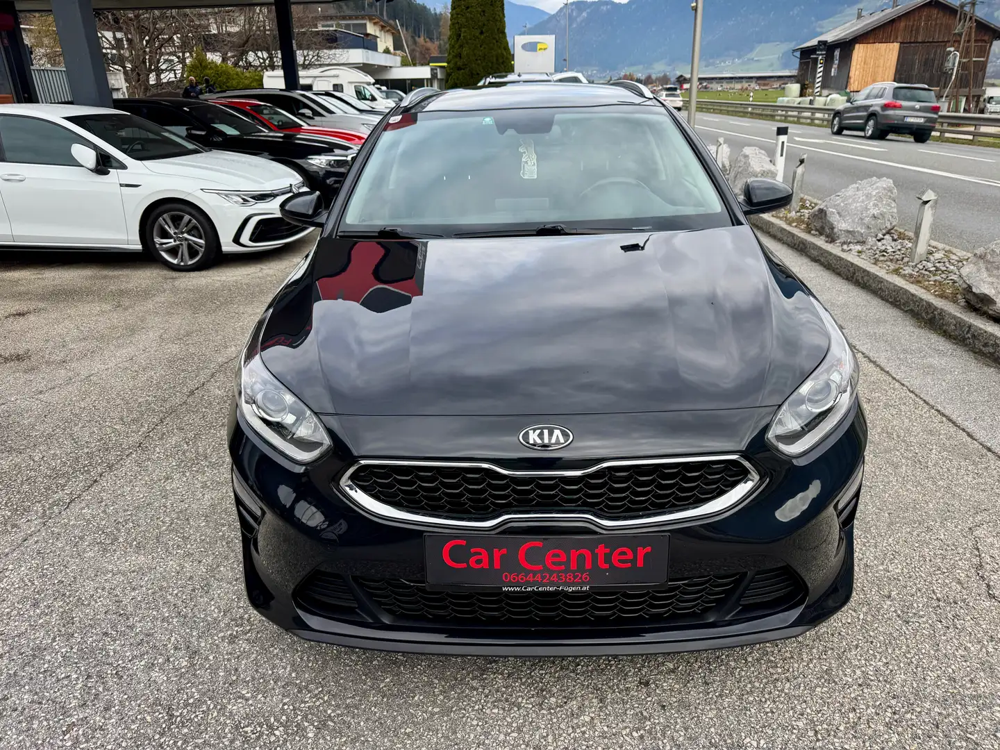 Kia Ceed SW / cee'd SW Vision 1,6 CRDI Schwarz - 2