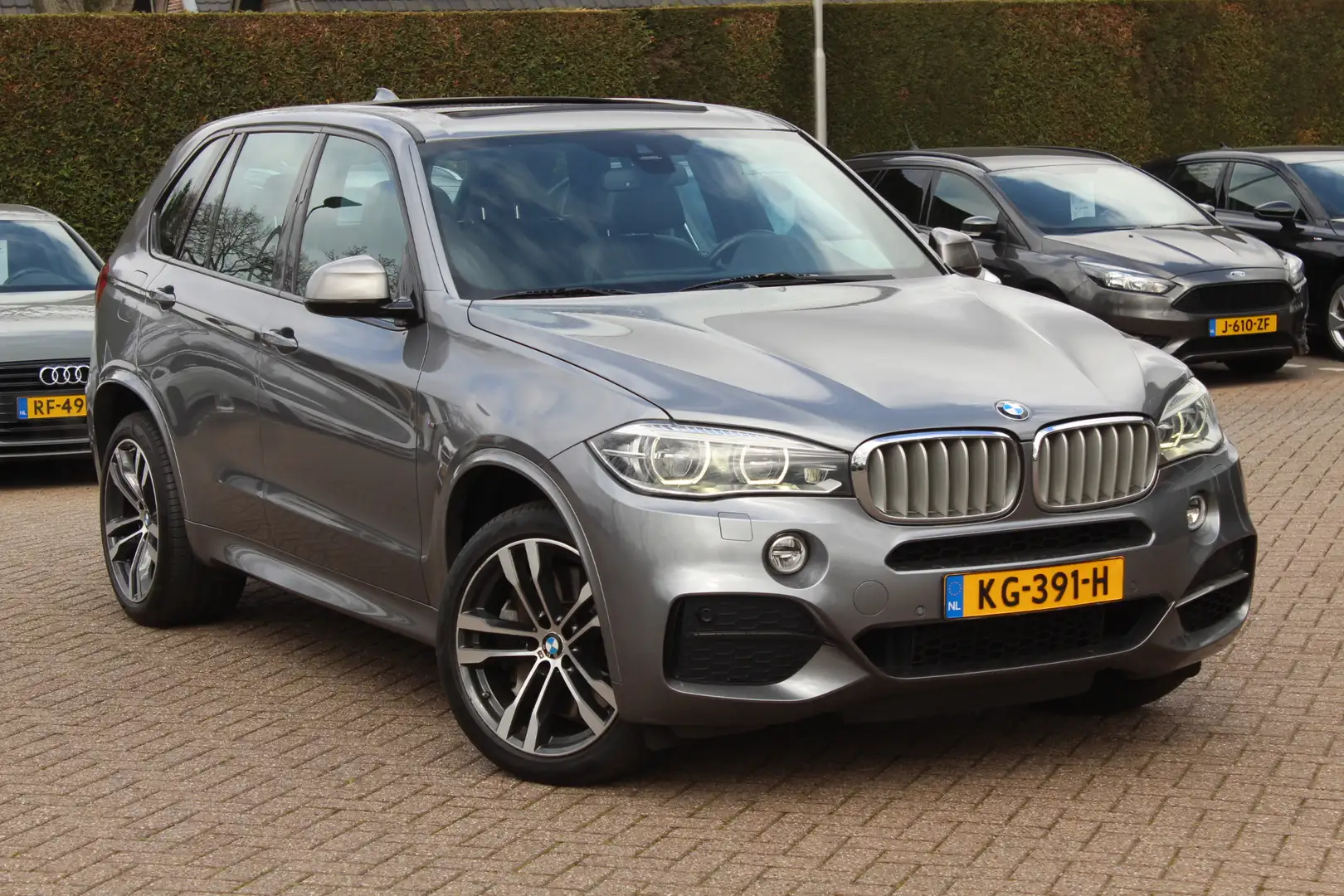 BMW X5 M50d / Trekhaak / Panormadak / Camera / Head-up / Gris - 1