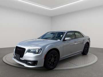 300S AWD / LOADED/ NO ACCIDENTS