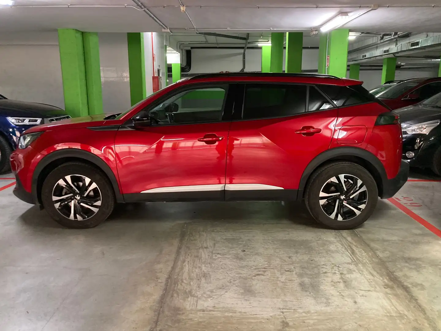 Peugeot 2008 2008 1.2 Allure Pack PureTech 130 S&S EAT8 Rojo - 2