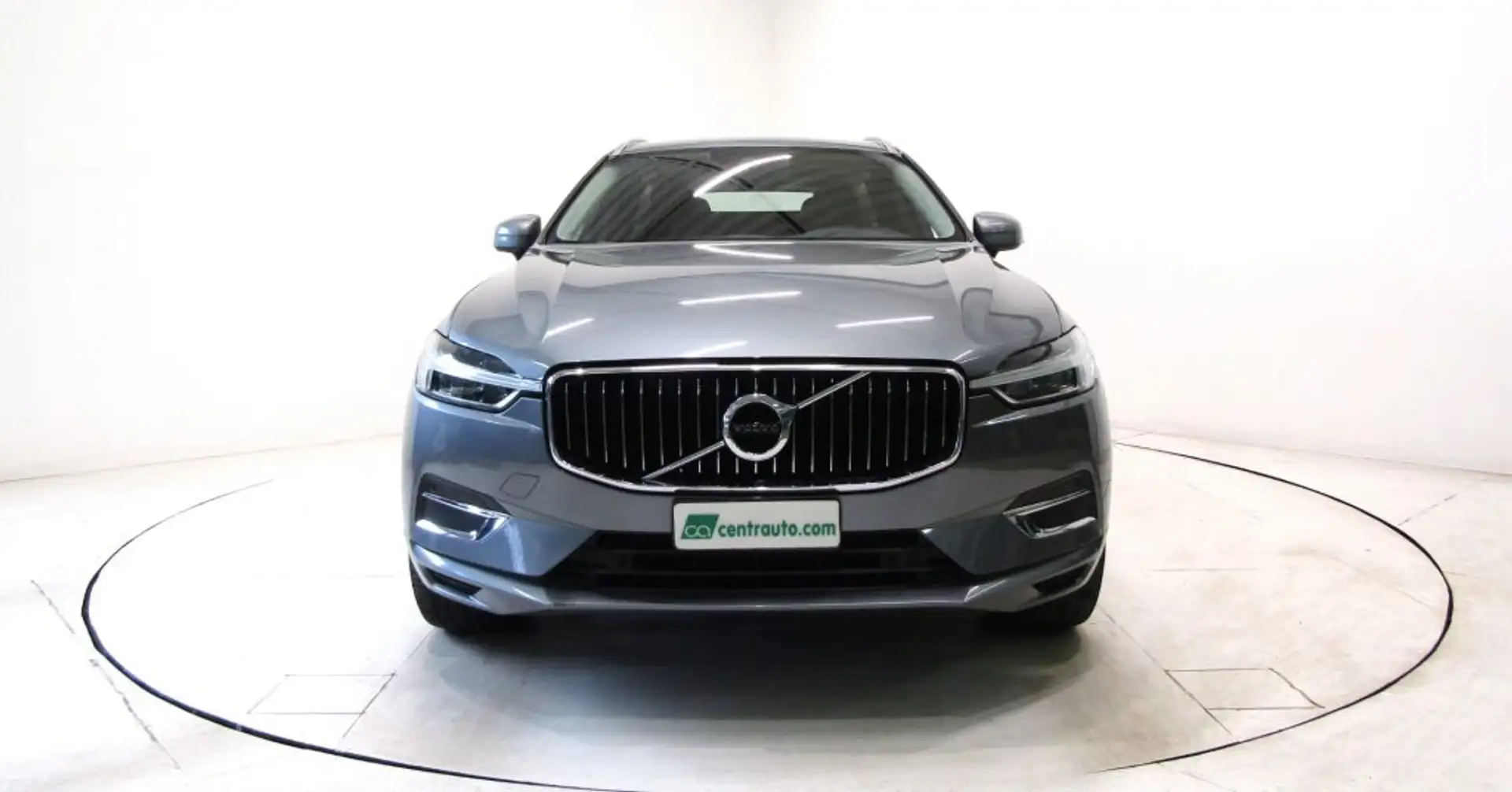 Volvo XC60 D5 2.0D AWD Geartronic Inscription * PELLE * Gris - 2