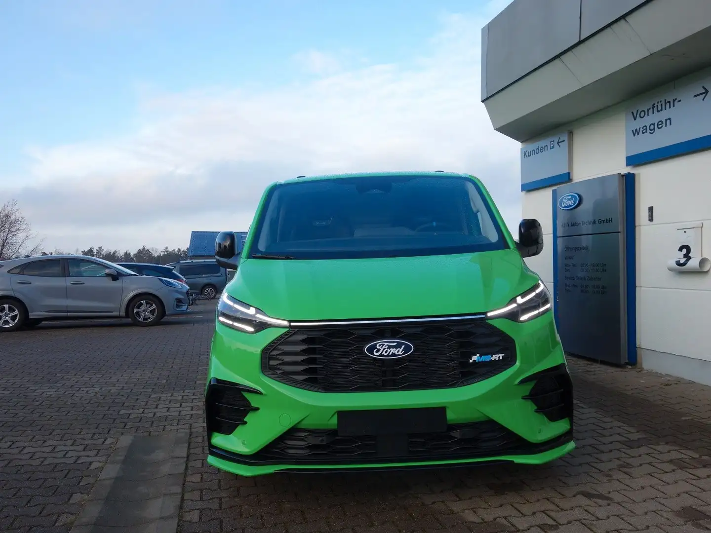 Ford Transit Custom 320L 2 MS-RT 2.0TD170 A8 4WD Grün - 2