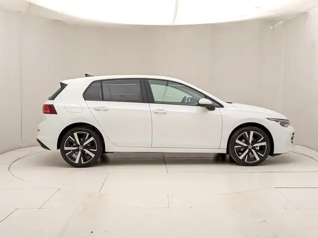 Volkswagen Golf view 3