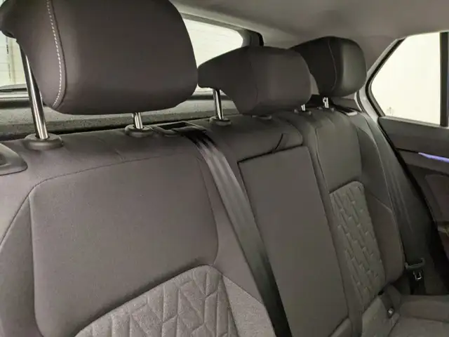 Volkswagen Golf view 8