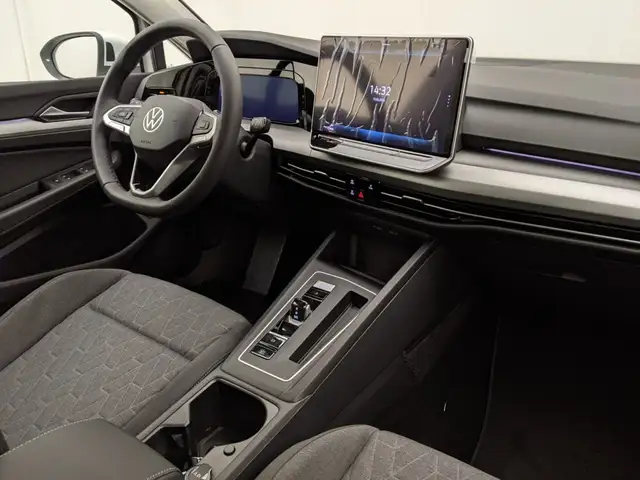 Volkswagen Golf view 6