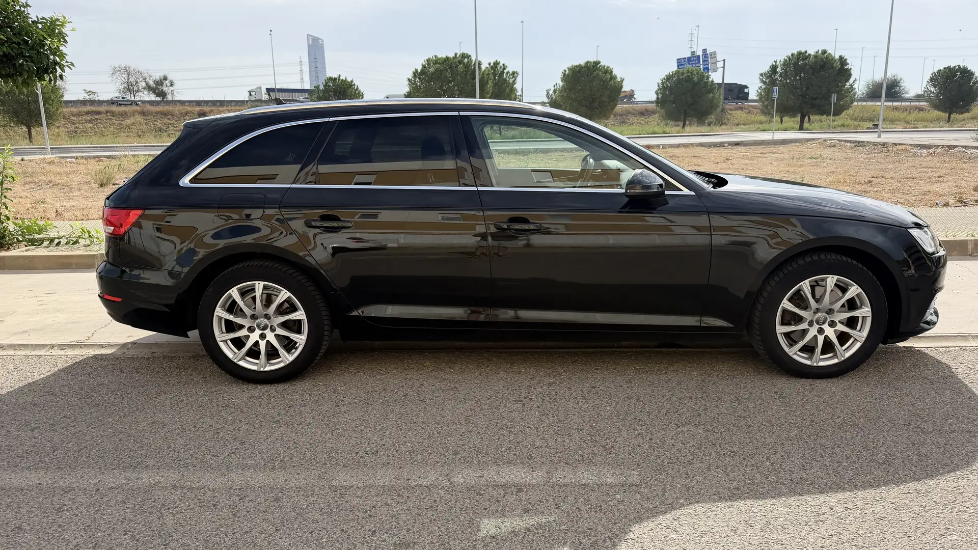 Audi A4 Avant 2.0TDI Advanced edition S-T 110kW - 1