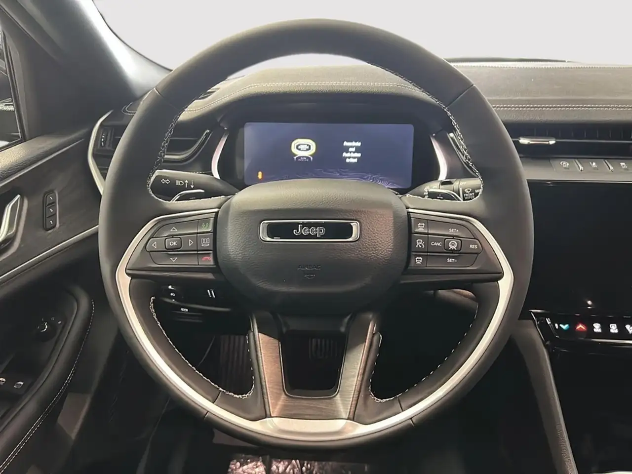 Jeep Grand Cherokee снимка Jeep Grand Cherokee