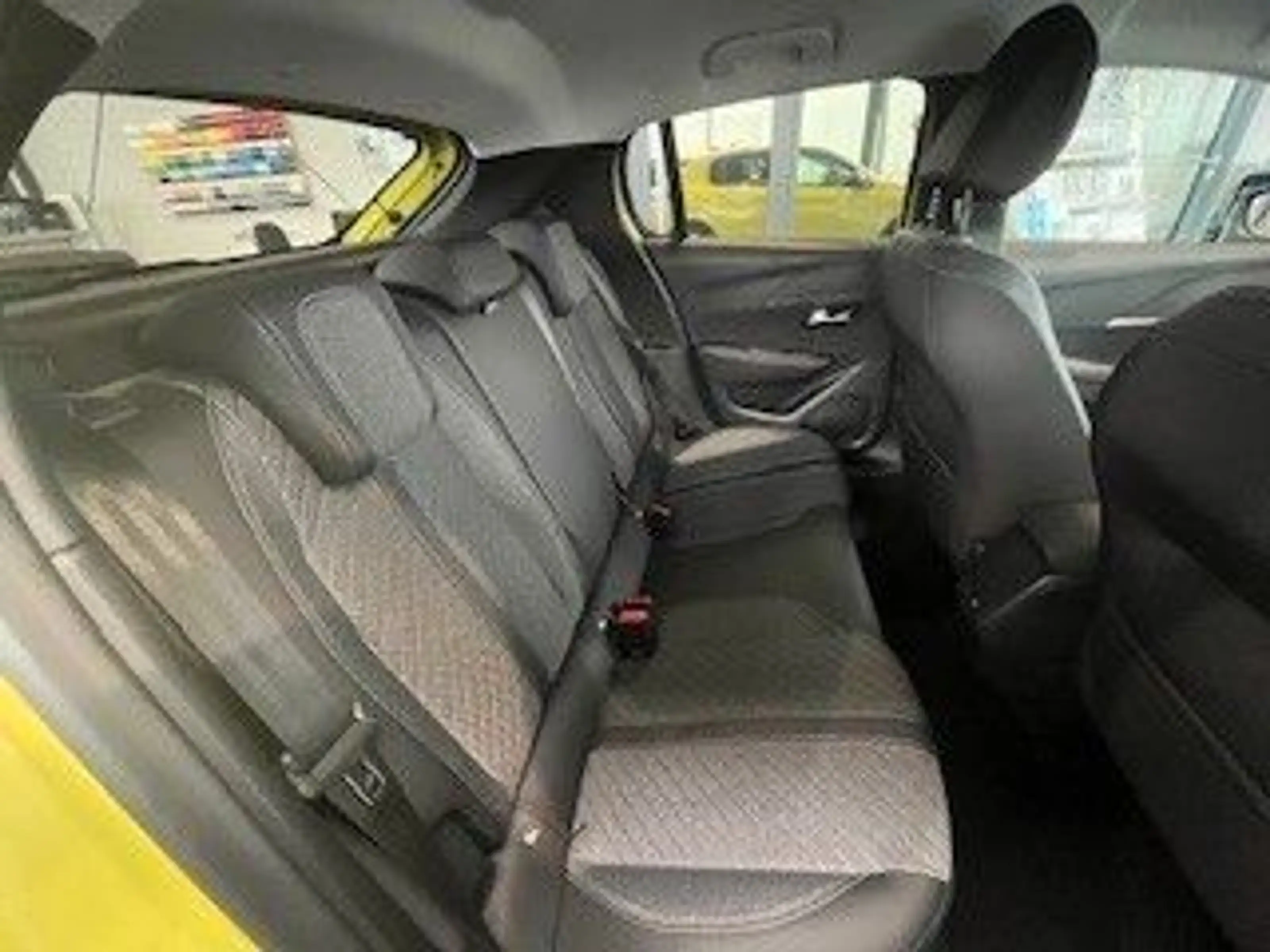 Peugeot 208 Hybrid 110 Allure — photo 9