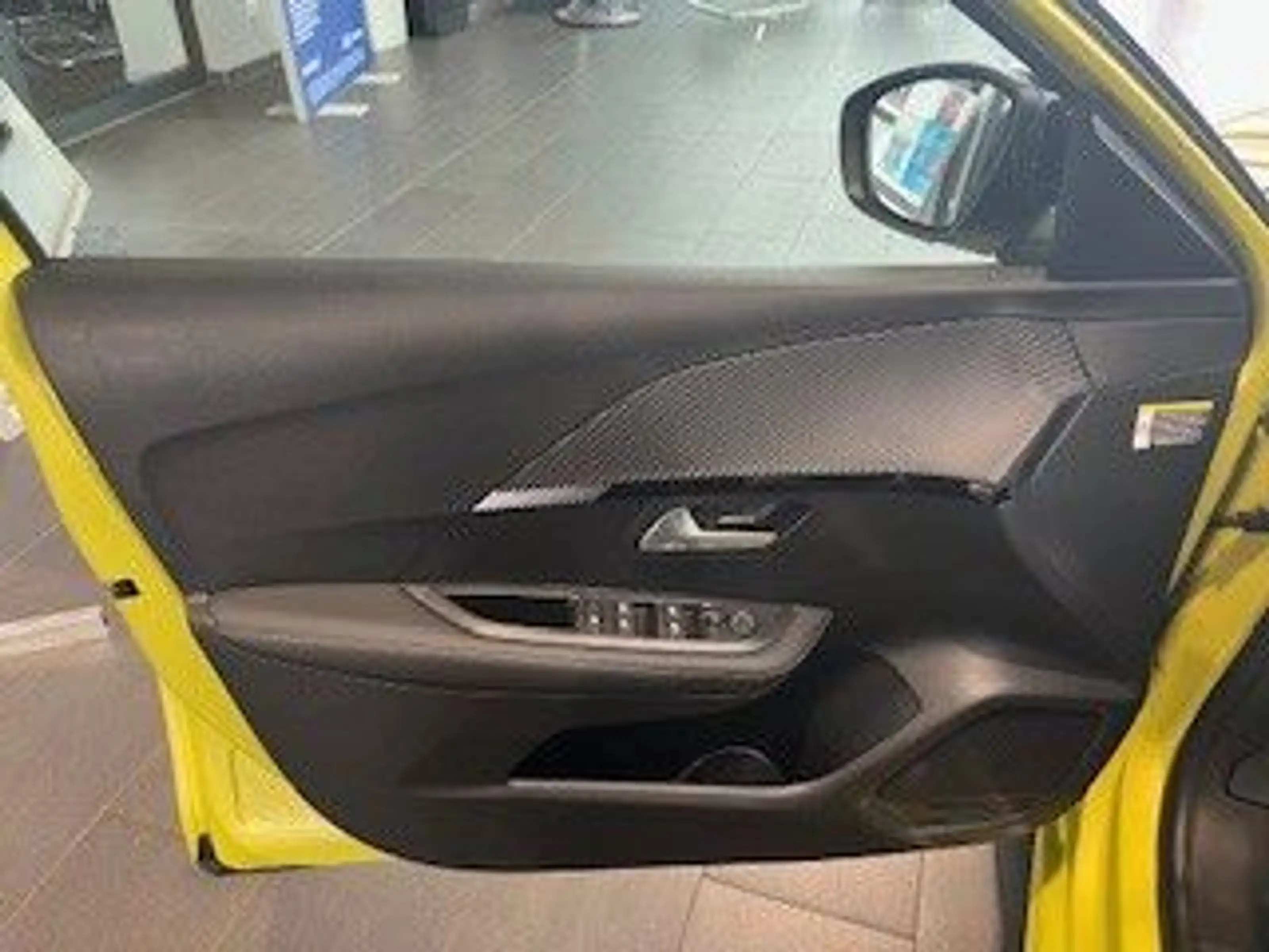 Peugeot 208 Hybrid 110 Allure — photo 10