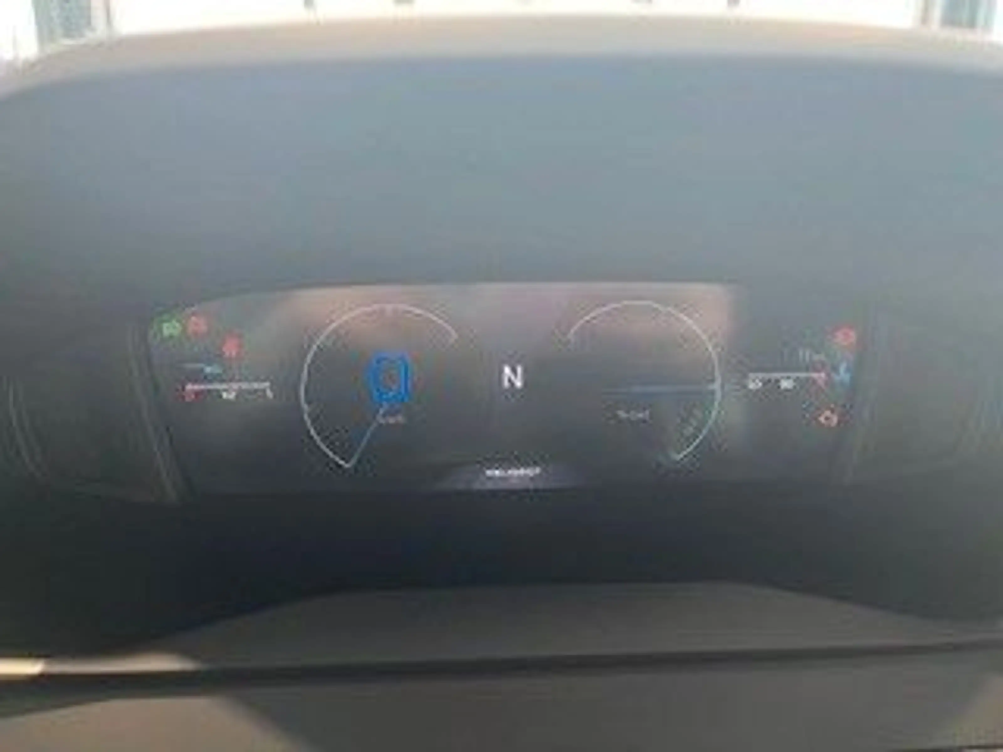 Peugeot 208 Hybrid 110 Allure — photo 14