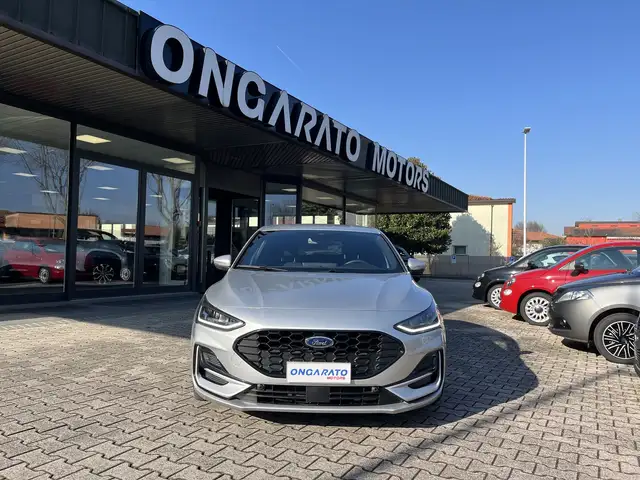 Ford Focus view 2