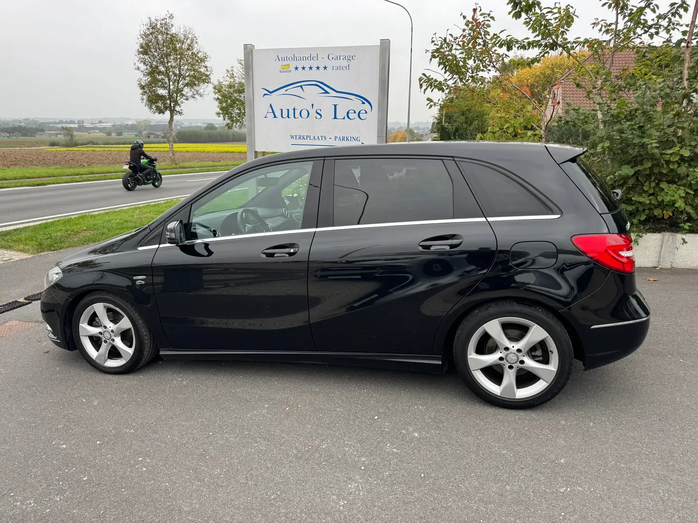 Mercedes-Benz B 200 B 200 (BlueEFFICIENCY) 7G-DCT Noir - 2