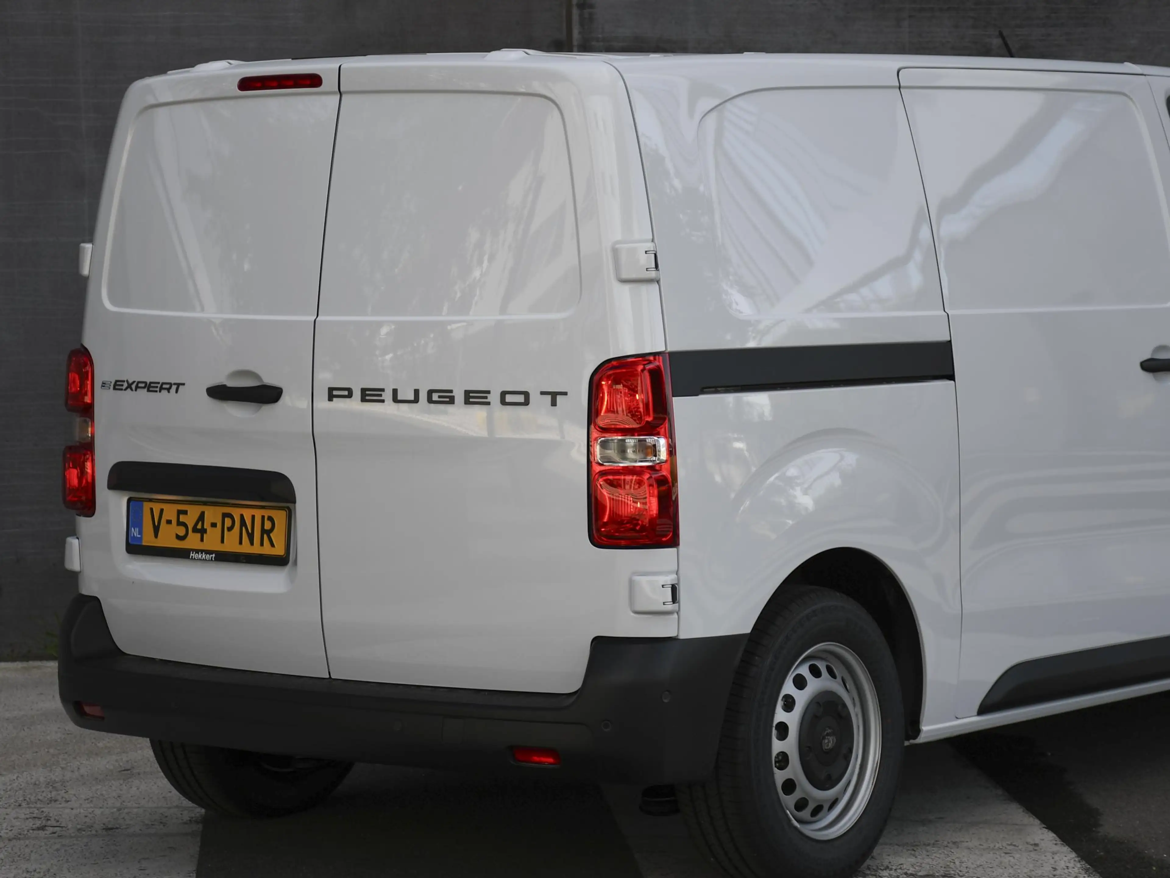 Peugeot e-Expert L2H1 EV 75 kWh 136pk Automaat CAMERA | CRUISE.C | — photo 6