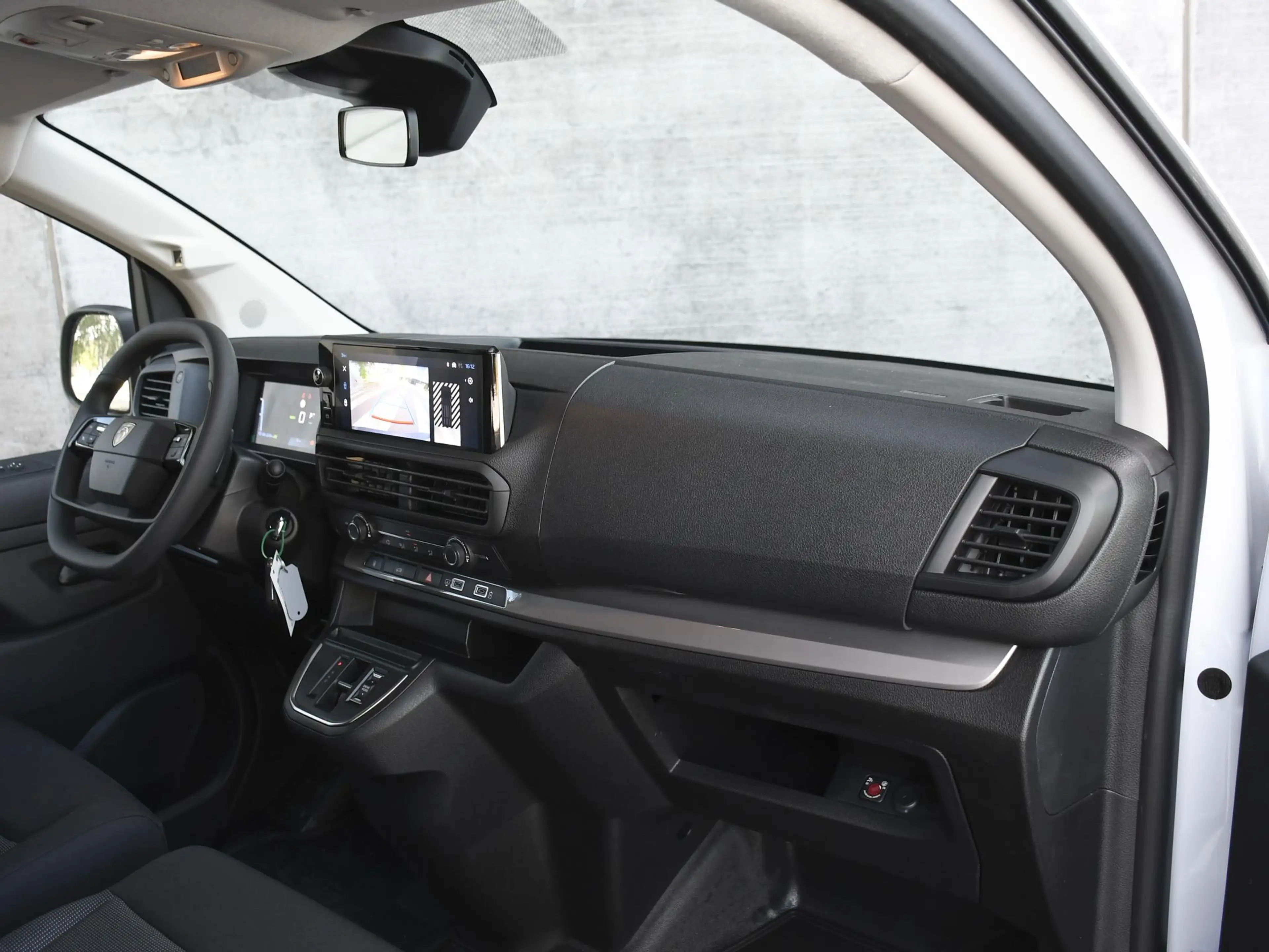 Peugeot e-Expert L2H1 EV 75 kWh 136pk Automaat CAMERA | CRUISE.C | — photo 8