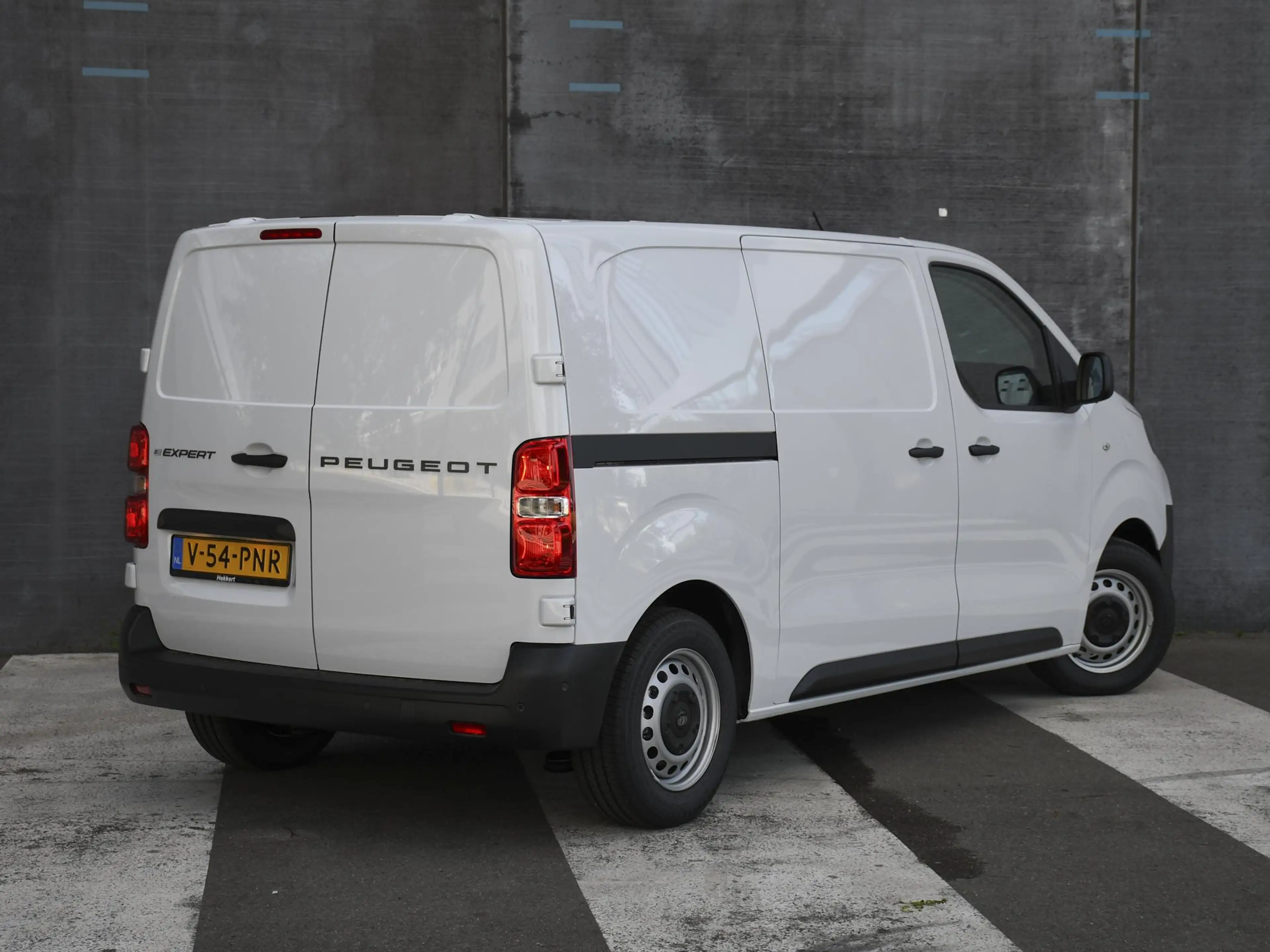 Peugeot e-Expert L2H1 EV 75 kWh 136pk Automaat CAMERA | CRUISE.C | — photo 5