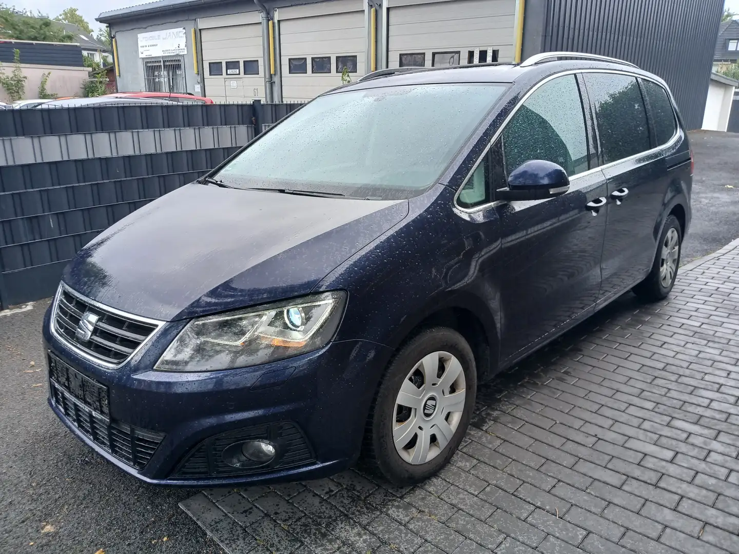 SEAT Alhambra 2.0 TDI Ecomotive Reference Modrá - 1